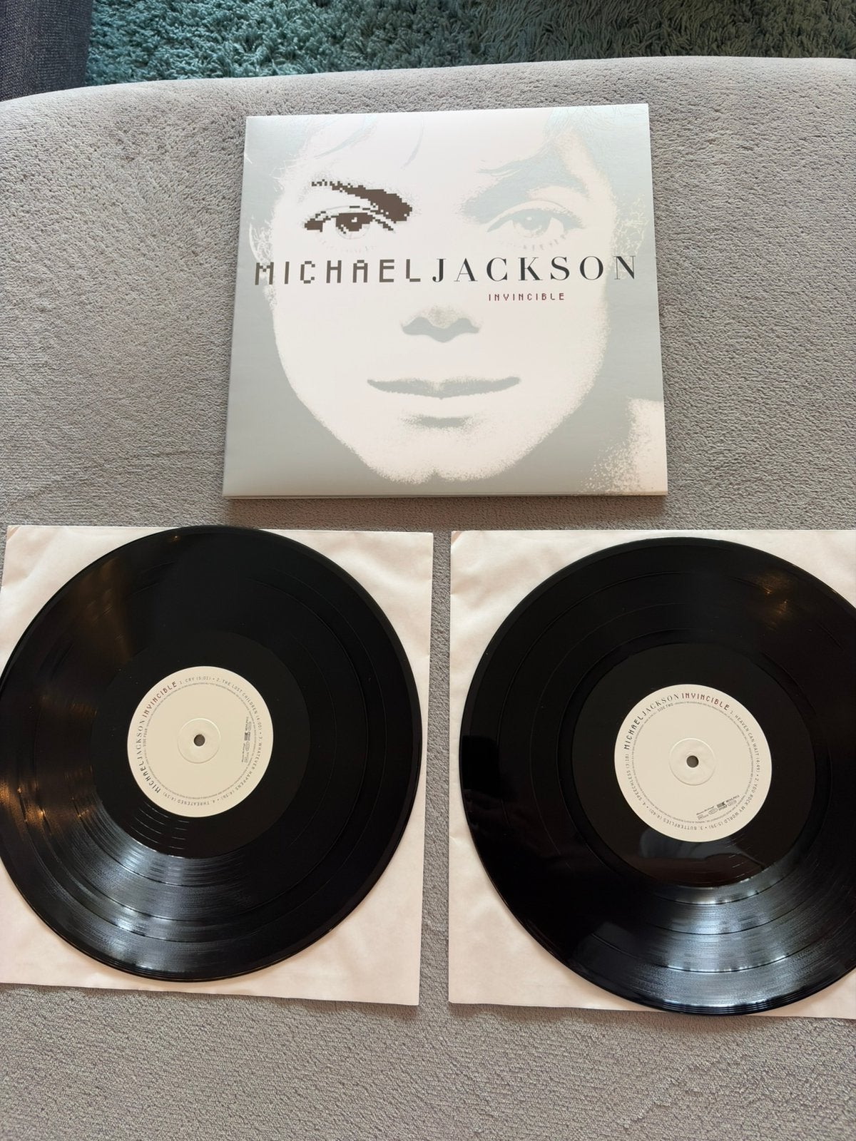 Michael Jackson - Invincible 2LP, Ophalen of Verzenden, Zo goed als nieuw, 12 inch