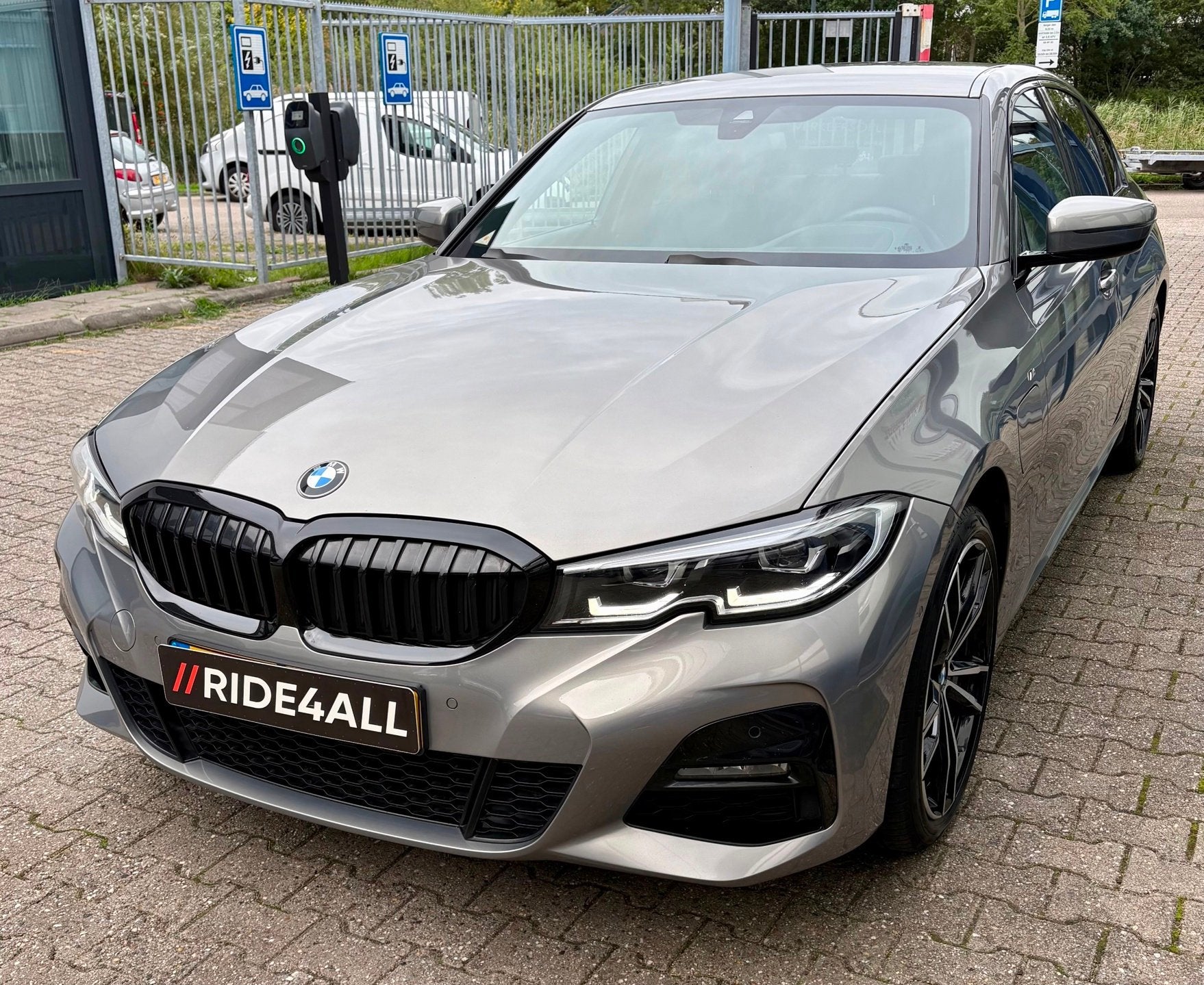 BMW 3-serie 330e/M-SPORT/CARPLAY/CAMERA/292PK, Auto's, Achterwielaandrijving, Gebruikt, 4 cilinders, Bedrijf