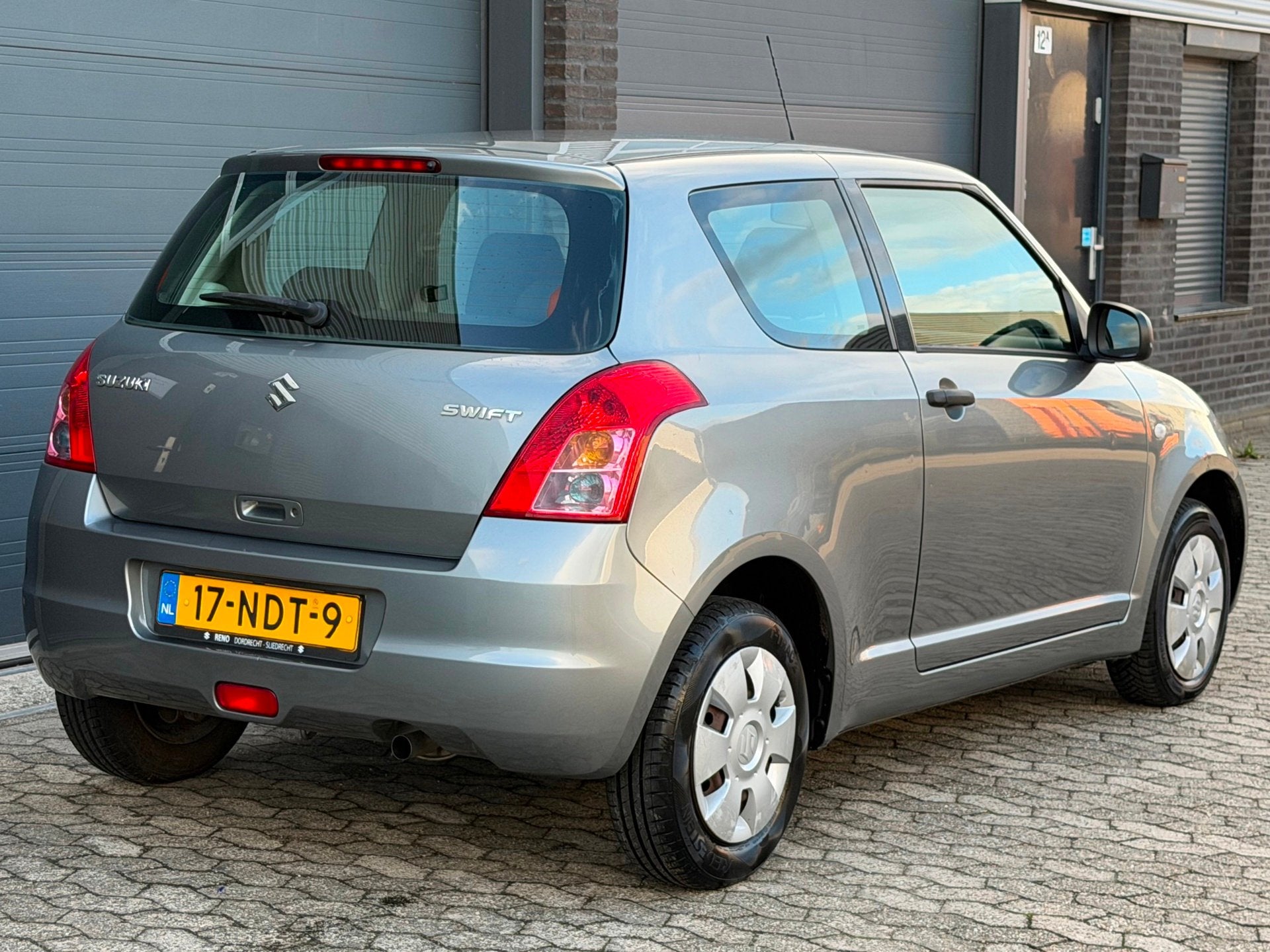 Suzuki Swift 1.3 Base 68323km NAP EERSTE EIGENAAR, Auto's, Gebruikt, 400 kg, Swift, Origineel Nederlands