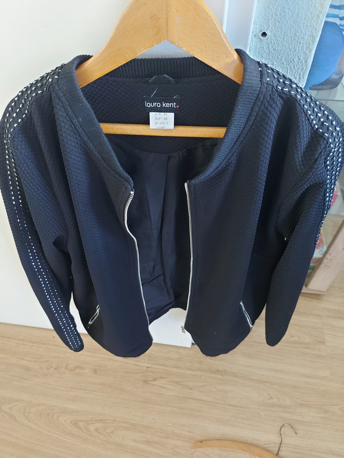 Laura Kent Zwart Jasje met Zilverkleurige Accenten Maat 46, Zwart, Maat 46/48 (XL) of groter, Ophalen of Verzenden, Zo goed als nieuw