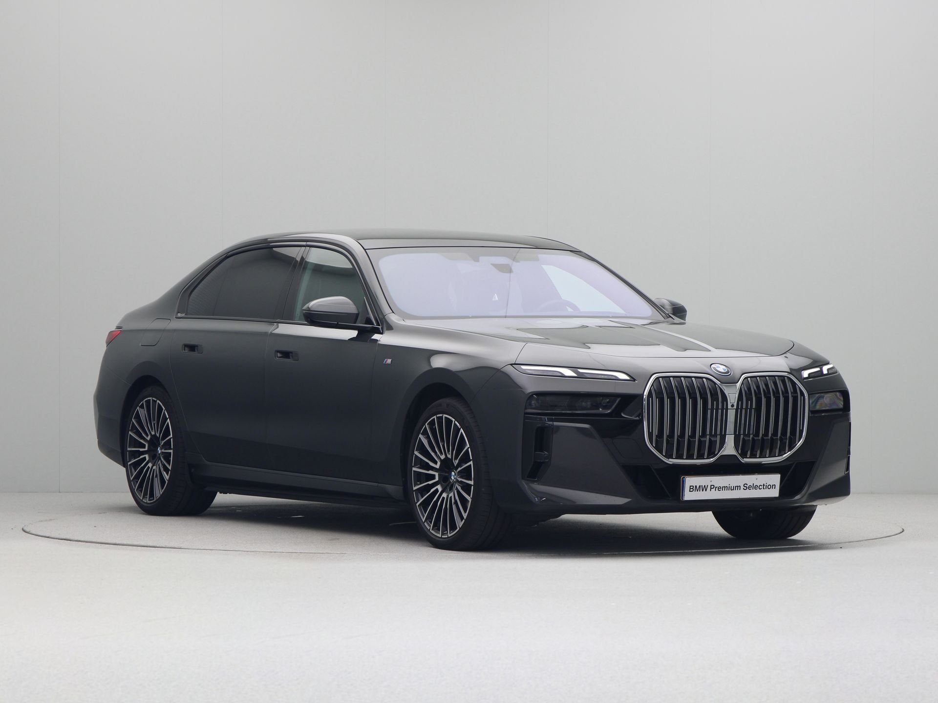 BMW 7 Serie 750e xDrive M Sport Accu conditie 99% (bj 2024), Auto's, Automaat, Gebruikt, Automatische klimaatregeling, Overige brandstoffen