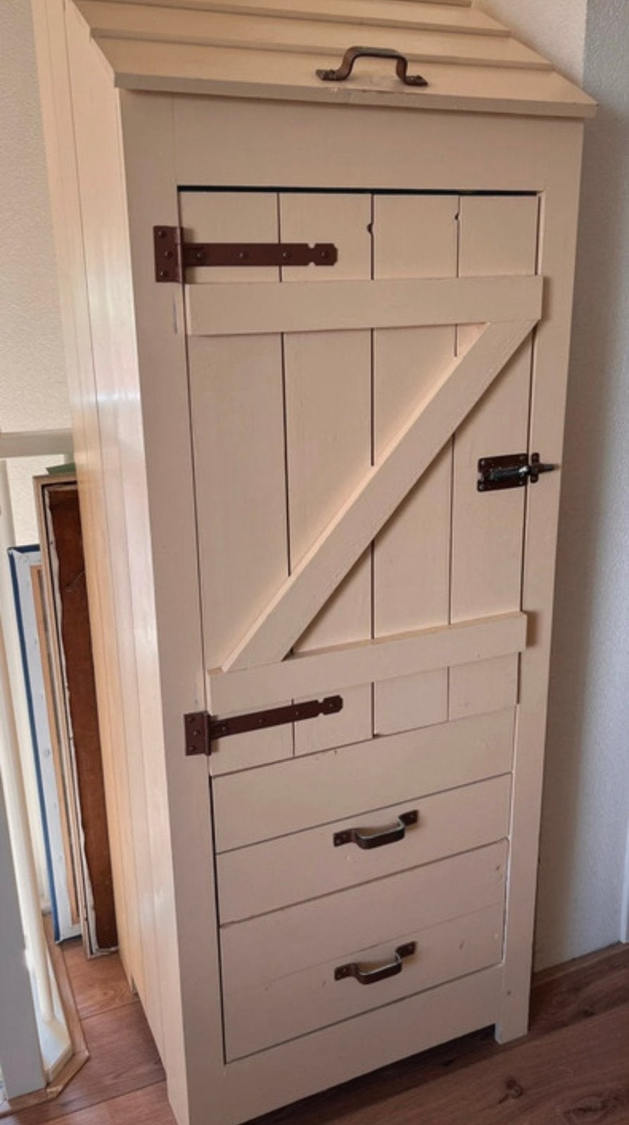 Unieke houten kast met landelijke uitstraling, Ophalen, Gebruikt, 50 tot 100 cm, Met lade(s)