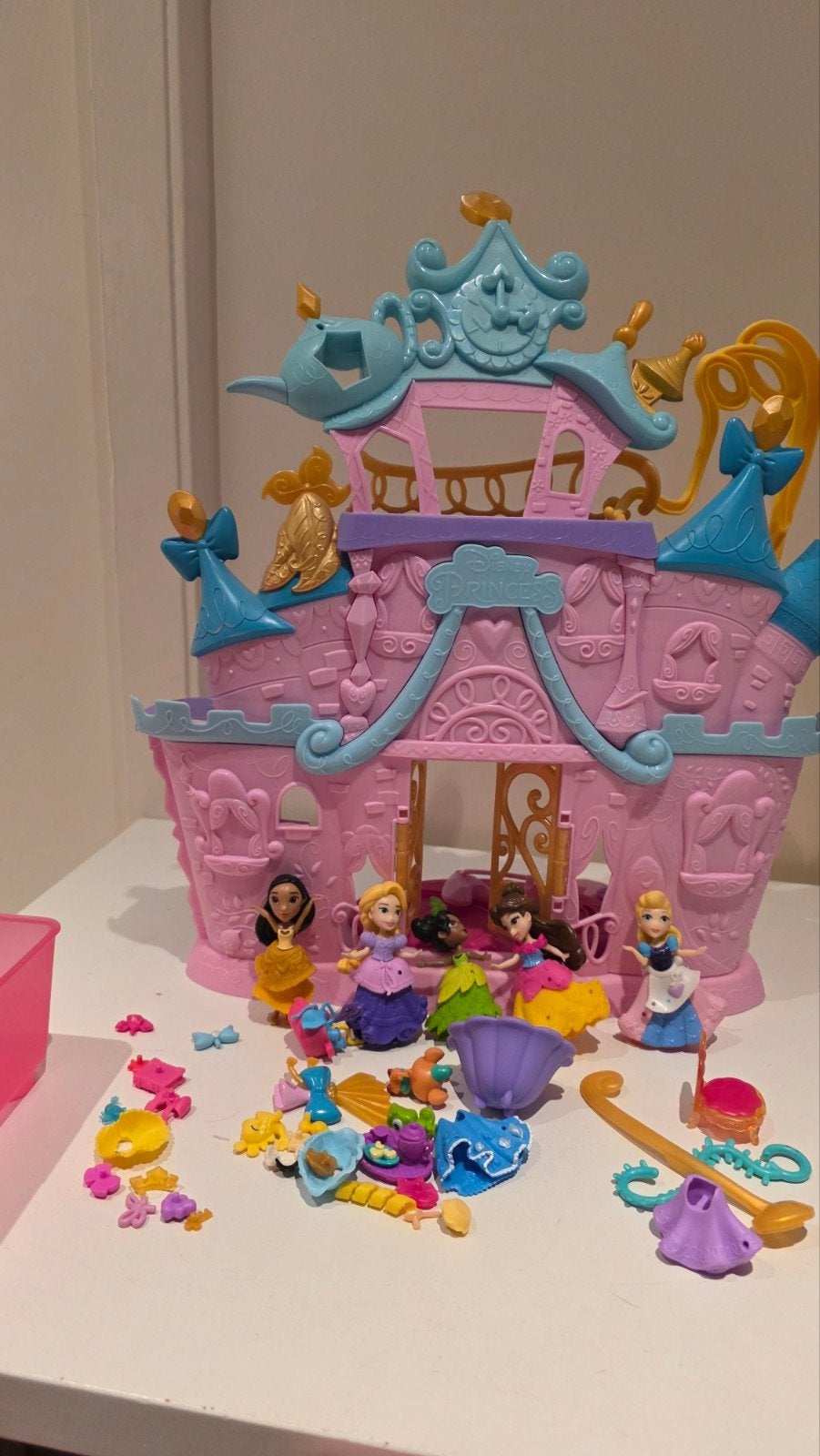 Disney Princess Kasteel met Poppen en Accessoires, Ophalen, Zo goed als nieuw, Poppenhuis