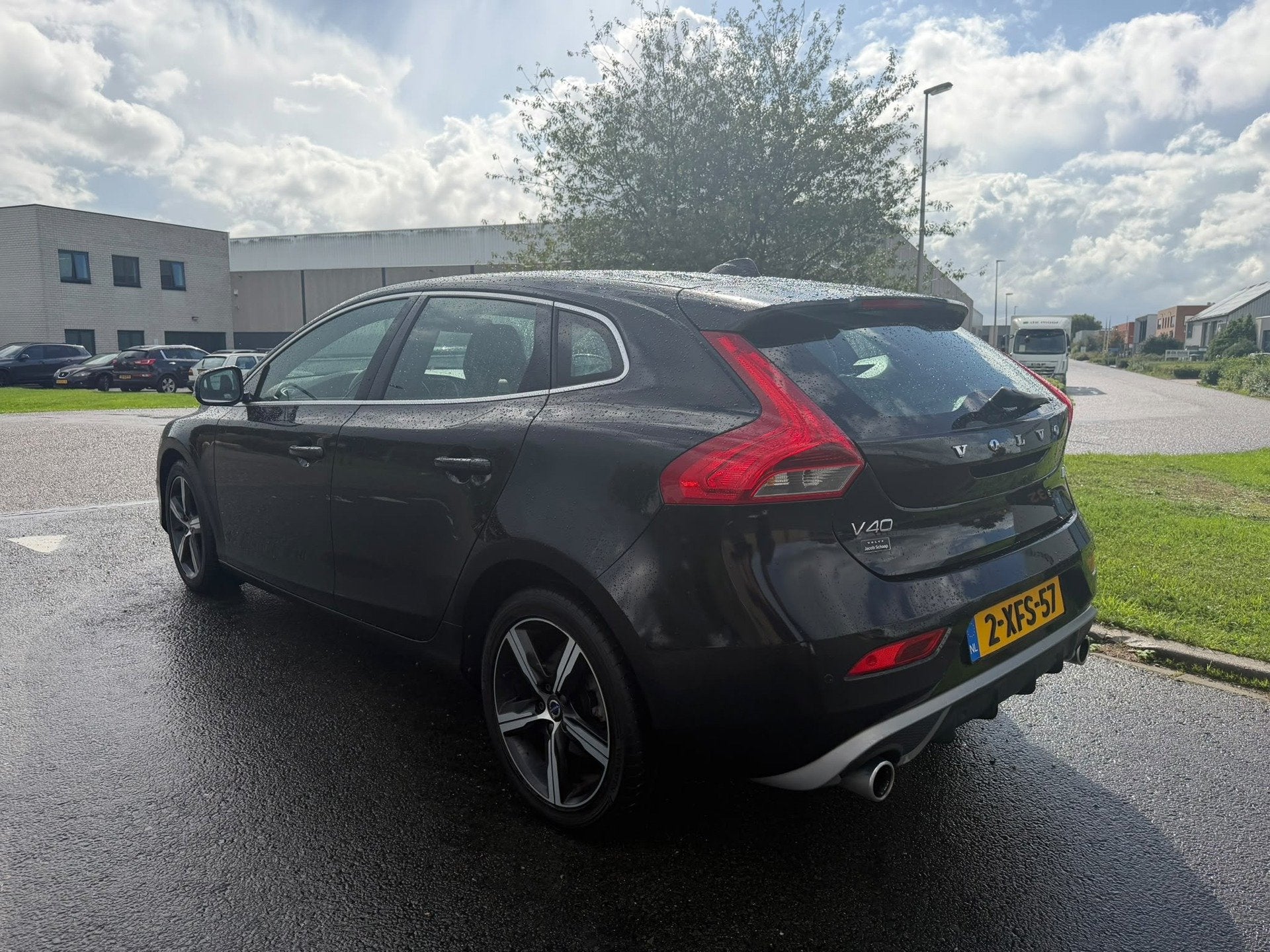 Volvo V40 2.0 D4 R-Design Business | 2014 | Diesel | Handges, Auto's, Voorwielaandrijving, Euro 5, Gebruikt, Zwart