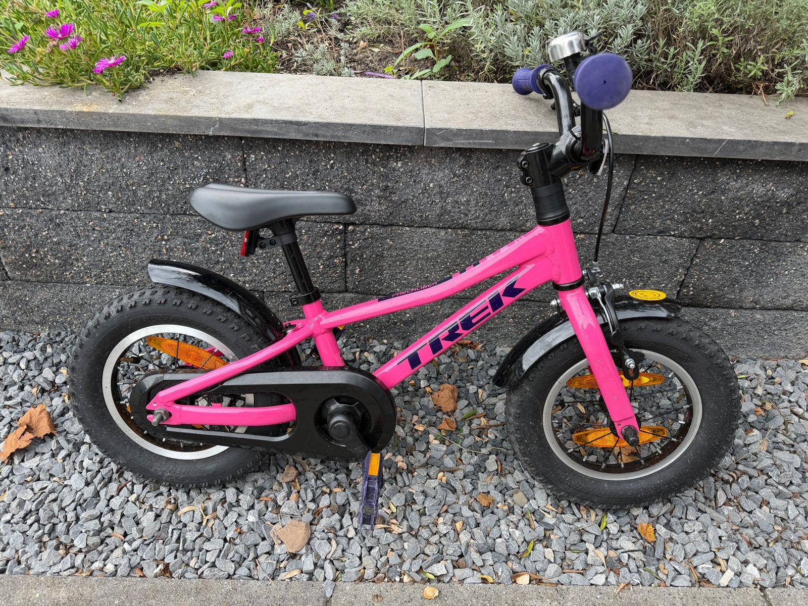 Trek Precaliber 12 inch kinderfiets - Flamingo Pink, Fietsen en Brommers, Ophalen, Zo goed als nieuw, 16 tot 20 inch, Zijwieltjes