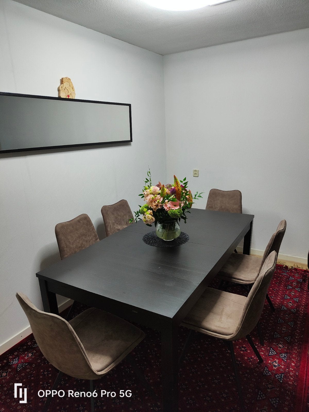 Uitschuifbare Eettafel met 6 Stoelen - Zo Goed als Nieuw, Ophalen, Zo goed als nieuw, 6 tot 8 stoelen