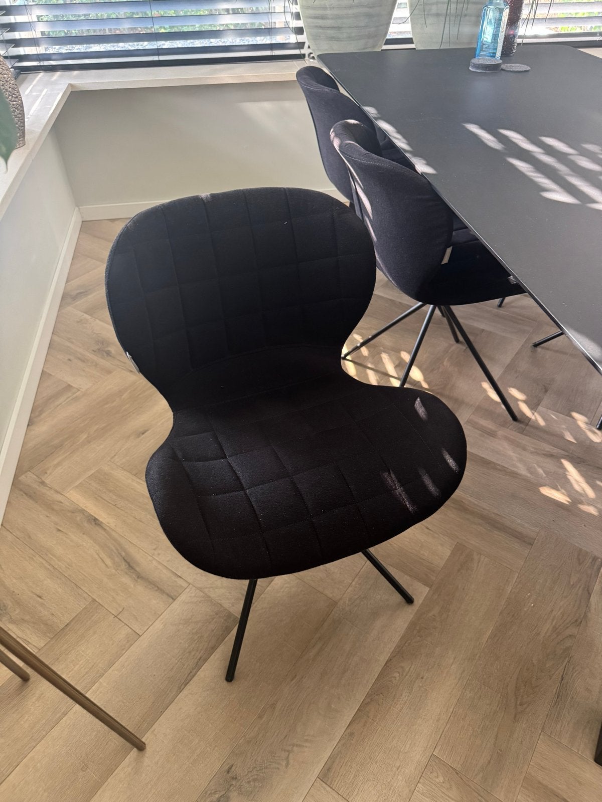 6x Zuiver OMG stoelen - Zo goed als nieuw!, Huis en Inrichting, Stoelen, Zwart, Ophalen of Verzenden, Zo goed als nieuw, Stof