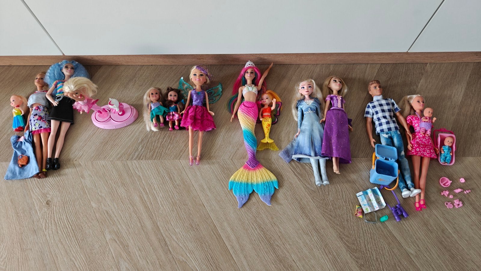 Grote collectie Barbies en poppen, Ophalen of Verzenden, Gebruikt, Barbie
