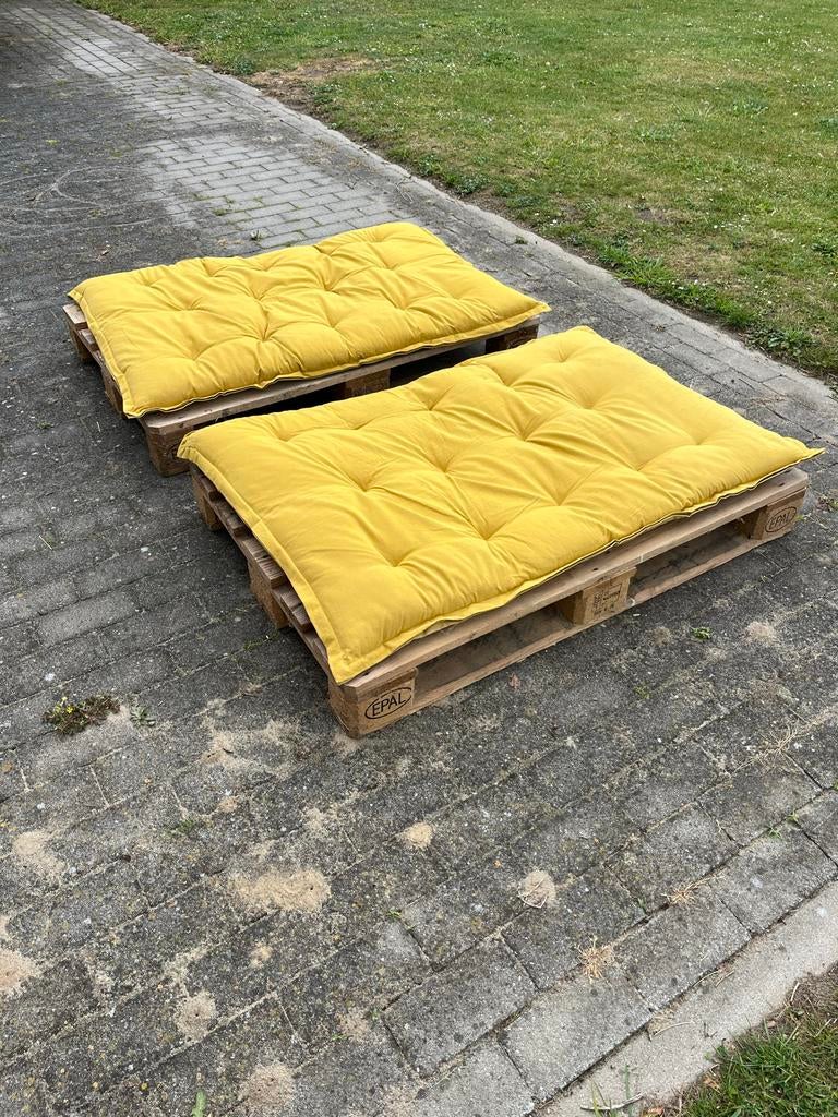 2 pallets gele lounge kussens Karwei 80 x 120 cm, Ophalen, 4 zitplaatsen, Gebruikt, Loungeset