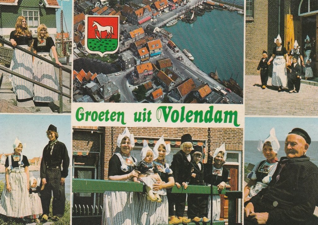VOLENDAM Klederdracht Luchtfoto Kerkgang Groeten, Verzamelen, Ansichtkaarten | Nederland, Verzenden, 1960 tot 1980, Ongelopen