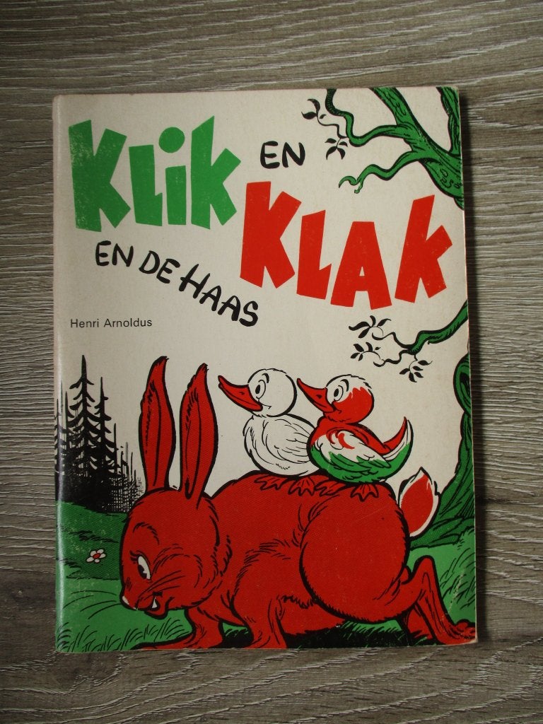 Klik en klak en de haas - Henri Arnoldus, Ophalen of Verzenden, Gelezen, Fictie algemeen