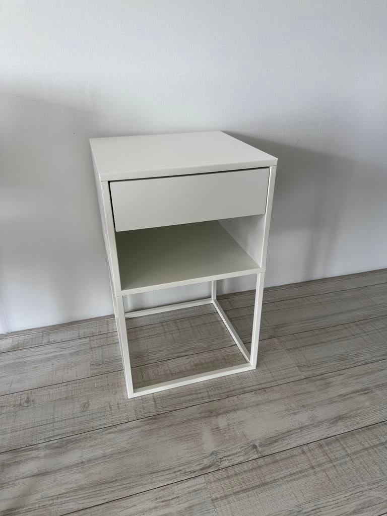 Ikea Vikhammer wit nachtkastje., Huis en Inrichting, Ophalen, Zo goed als nieuw, Minder dan 45 cm, 55 tot 70 cm