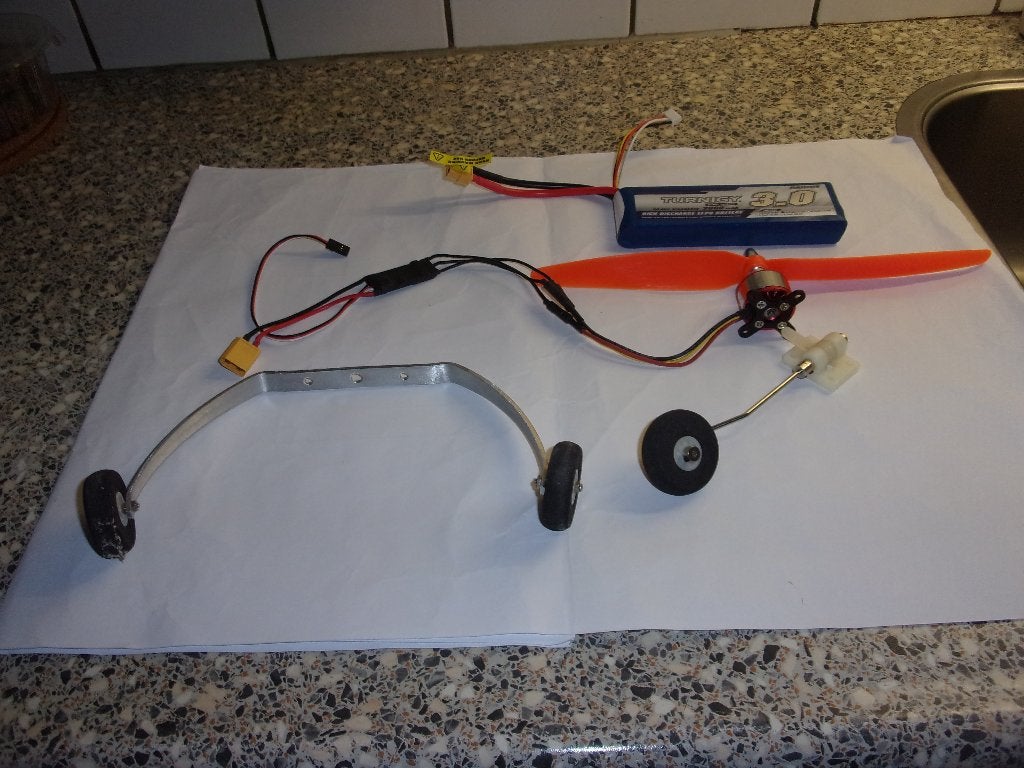 Te koop modelvliegtuigonderdelen elektrich, Hobby en Vrije tijd, Ophalen, Nieuw, Elektro