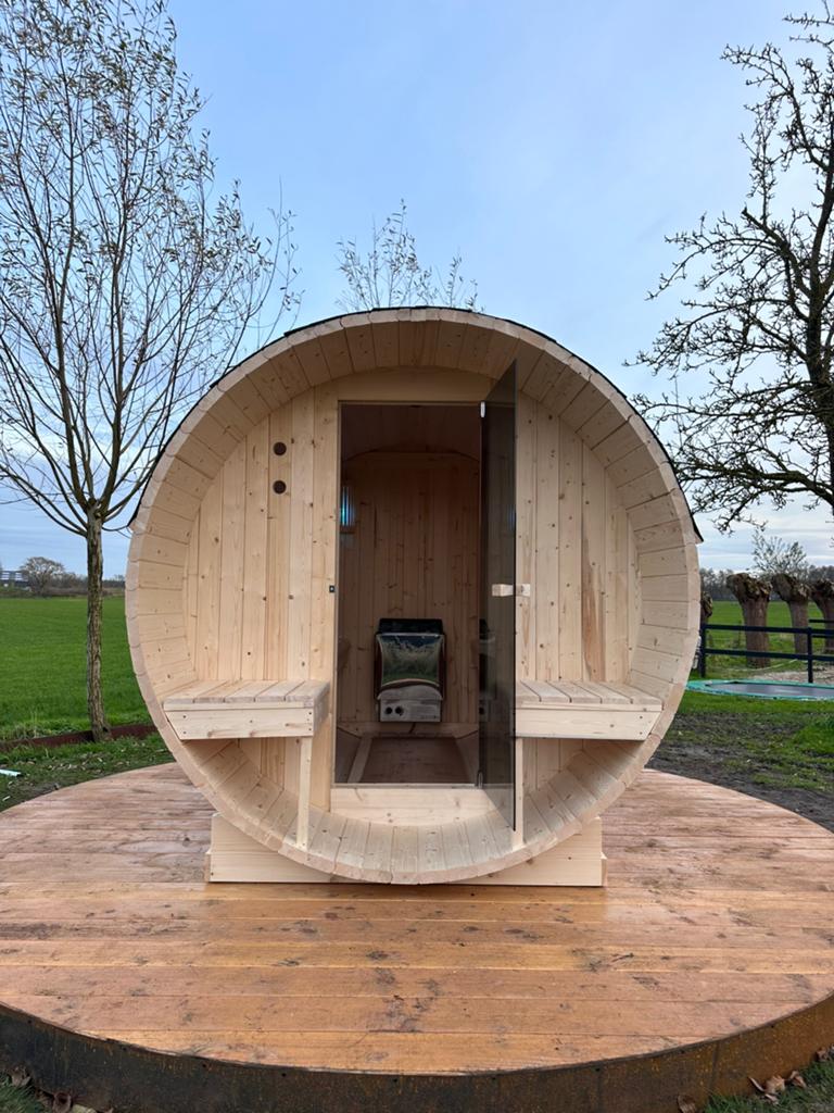 COMPLETE BARREL SAUNA | 4 PERSOONS | DIRECT LEVERBAAR, Info@inner-stillness.nl, Fins of Traditioneel, 7665VB, Inner Stillness Wellness Retreat B.V
