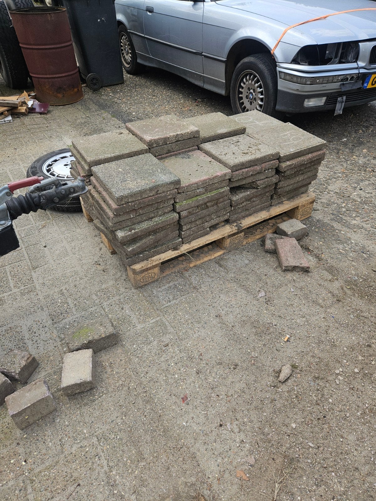 Gebruikte terrastegels op pallet 100 tegels, Gebruikt, Ophalen of Verzenden, 10 m² of meer, Beton