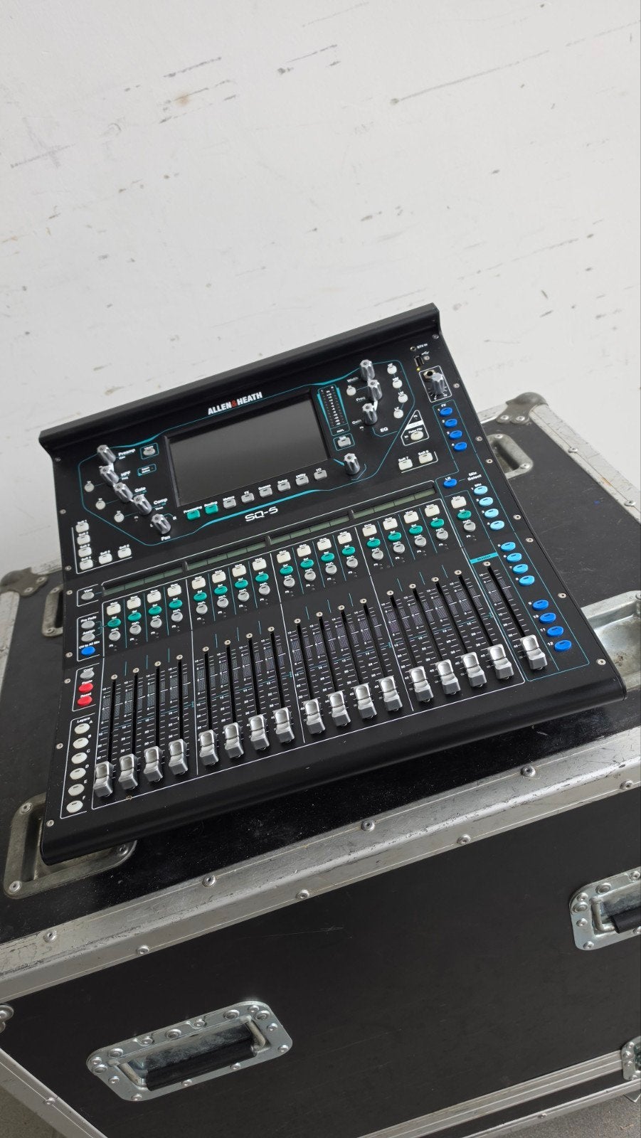 Allen & Heath SQ5 + plugins, Muziek en Instrumenten, Mengpanelen, Ophalen, Zo goed als nieuw, 20 kanalen of meer