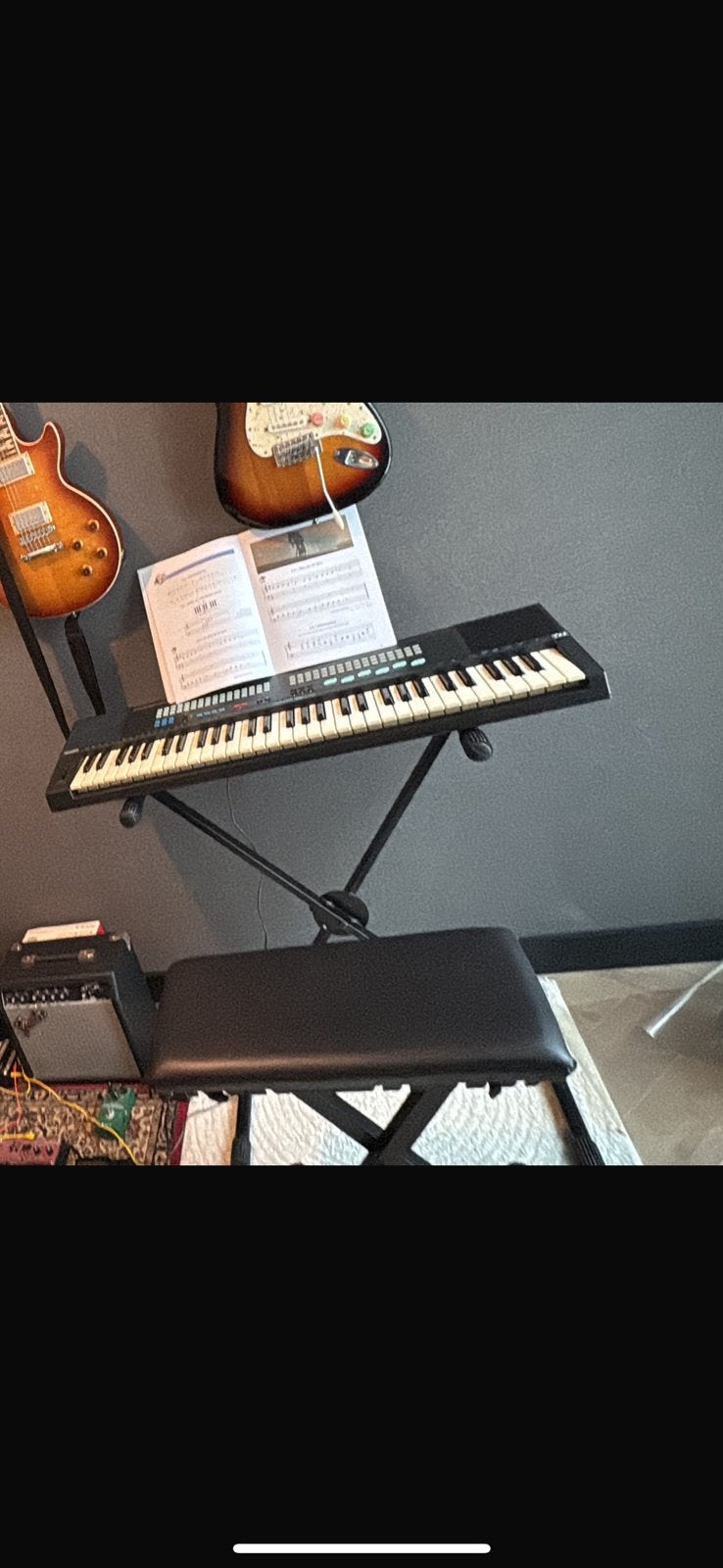 Casio keyboard met standaard (en krukje), Ophalen, Zo goed als nieuw, Zwart