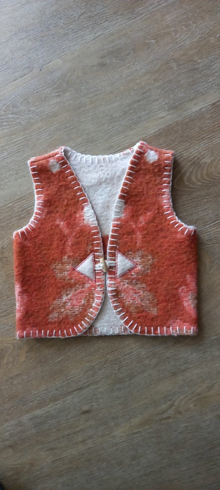 Handgemaakte wollen bodywarmer maat 80 - Herfstbladeren, Kinderen en Baby's, Ophalen of Verzenden, Gebruikt, Handgemaakt, Jongetje of Meisje