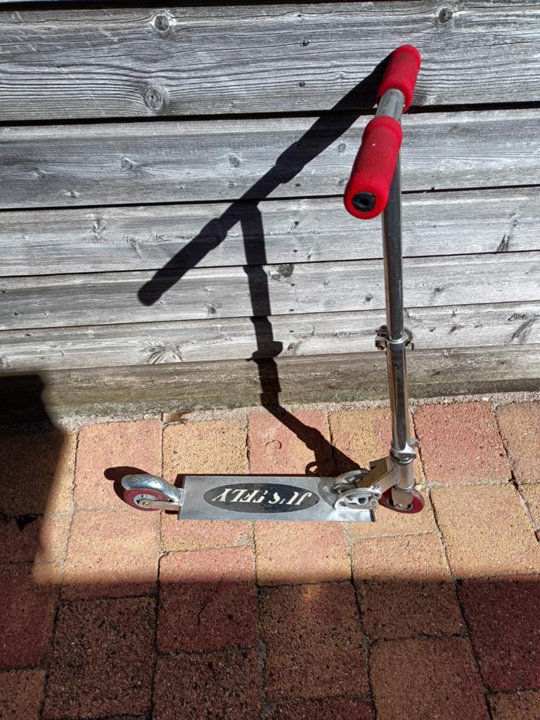 Stevige step met rode handvatten - J'S FLY, Ophalen, Gebruikt, Gewone step, J'S FLY