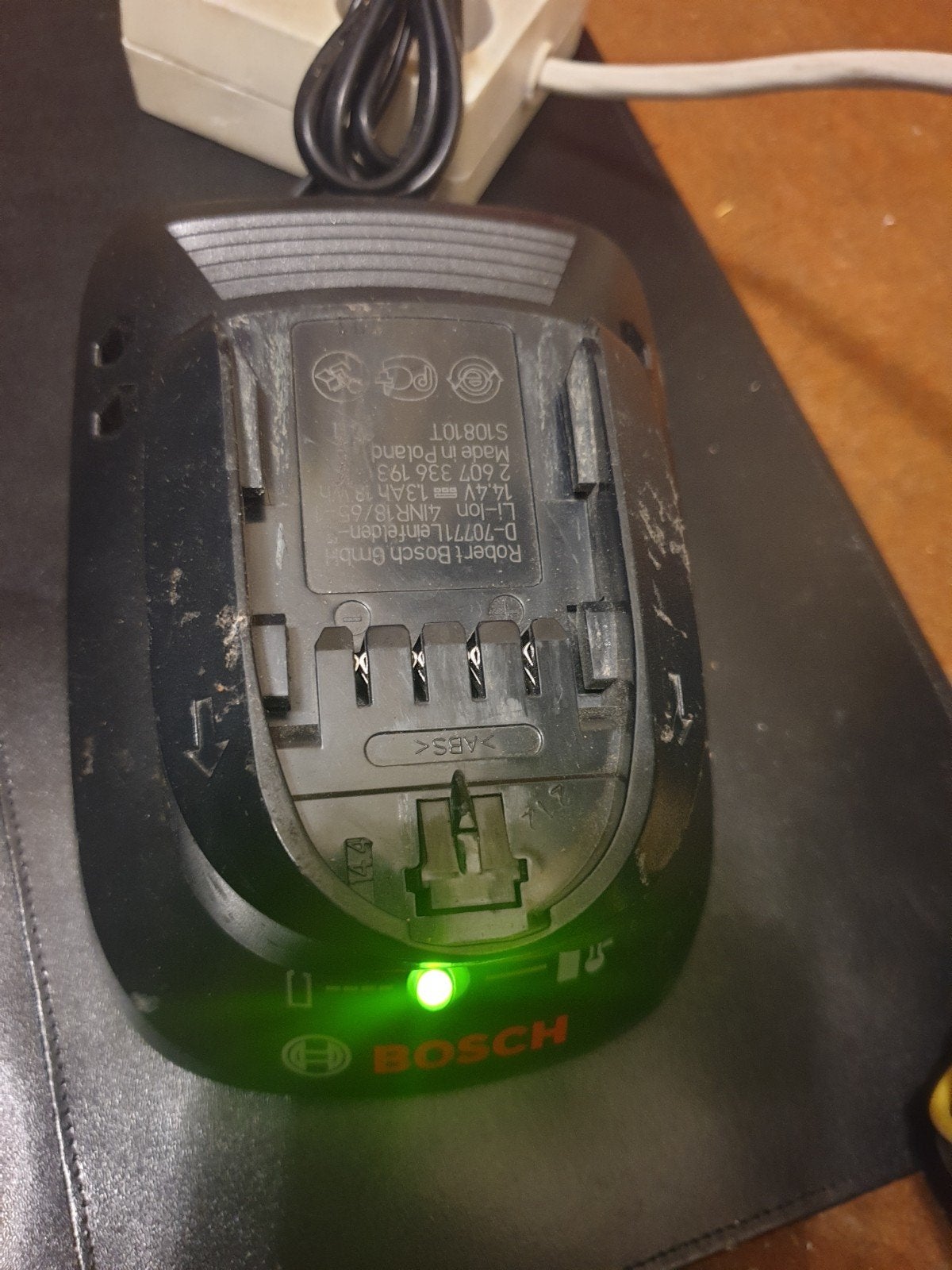 Bosch Li-ion Acculader 14.4V - 1.3Ah 18Wh, Ophalen of Verzenden, Gebruikt, Minder dan 400 watt, Boor- en Schroefmachine