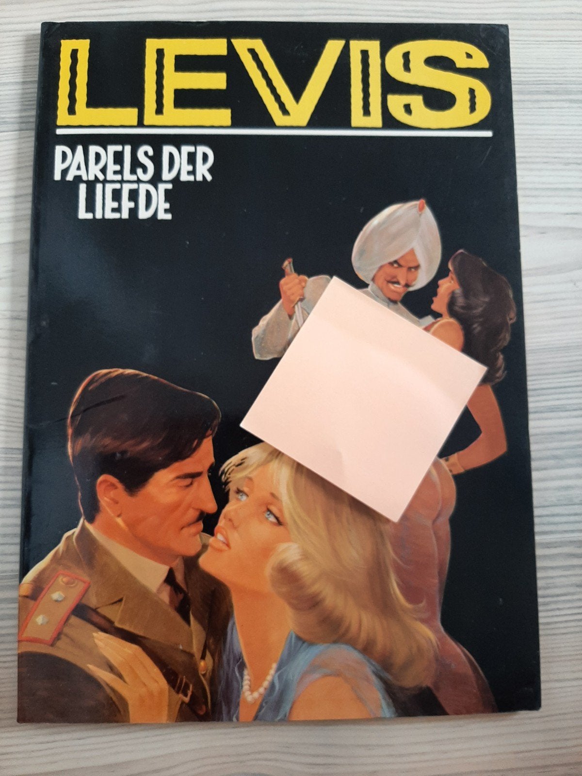 Levis: Parels der Liefde - Romantisch Boek, Ophalen of Verzenden, Gelezen, Onbekend, Nederland