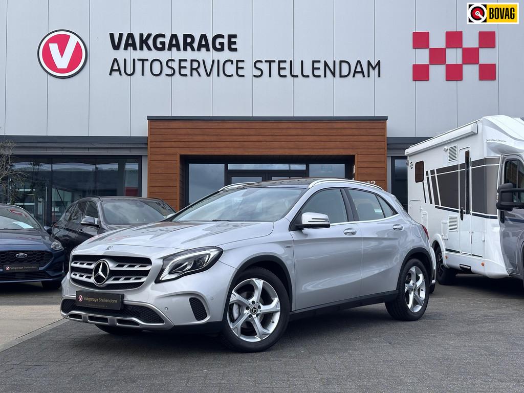 Mercedes-Benz GLA-klasse 180 Business Solution AMG|Panoramad, Auto's, Mercedes-Benz, Automatische klimaatregeling, Gebruikt, 4 cilinders