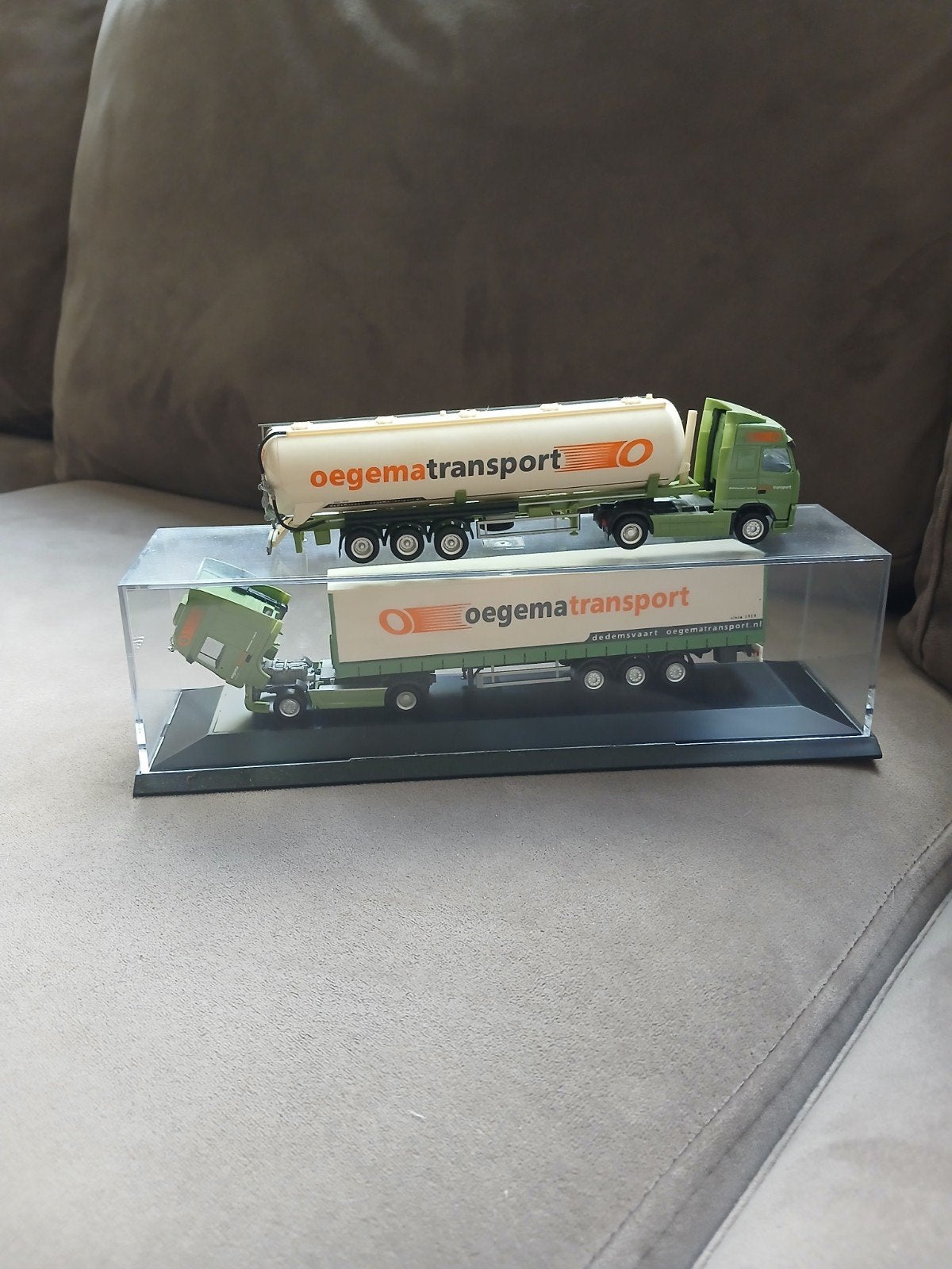 2x Oegema Transport vrachtwagens voor €25, Ophalen of Verzenden, Gebruikt, Truck, Overige merken