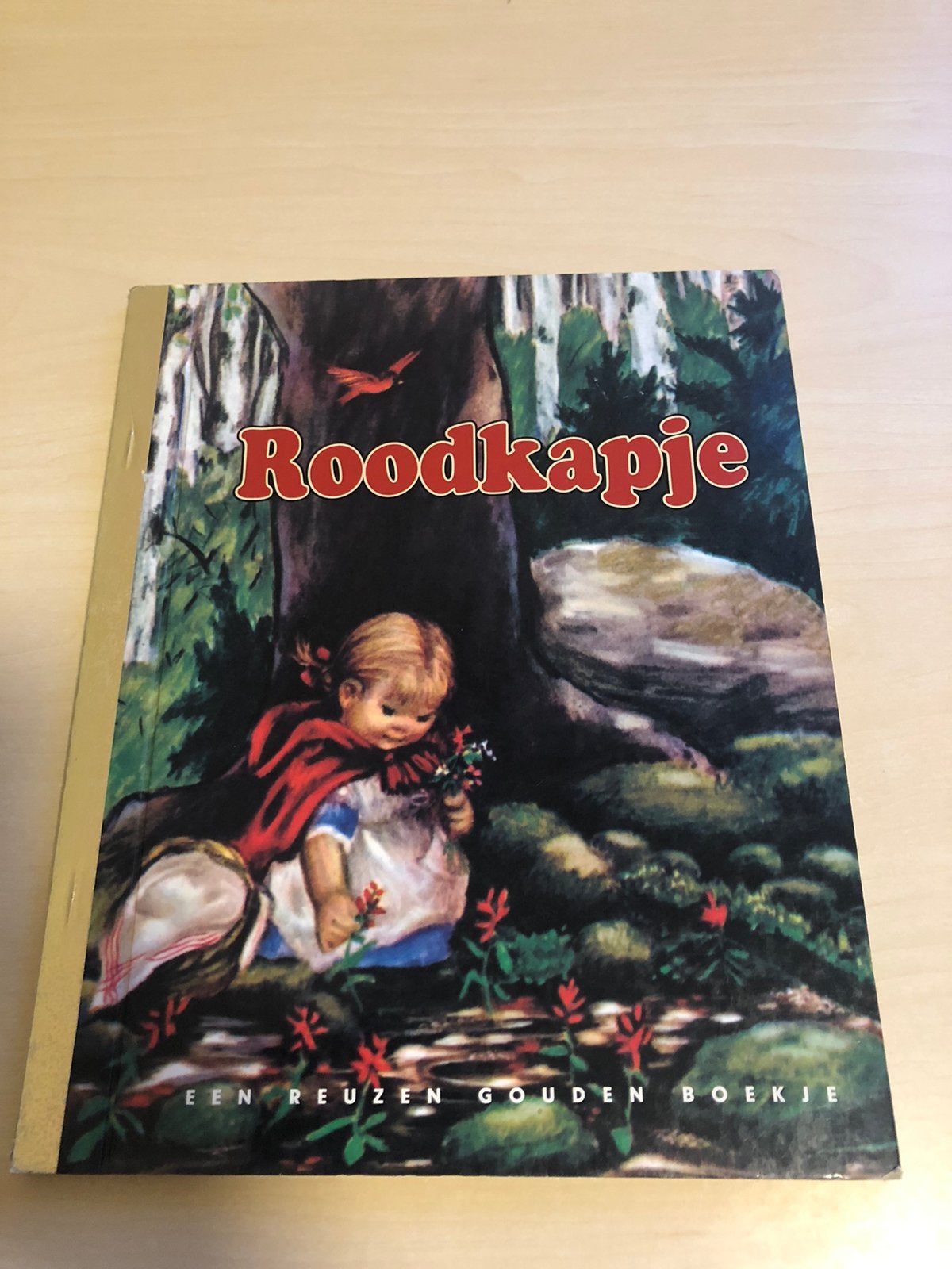 Roodkapje- een reuzen gouden boek, Boeken, Ophalen of Verzenden, Zo goed als nieuw, Sprookjes
