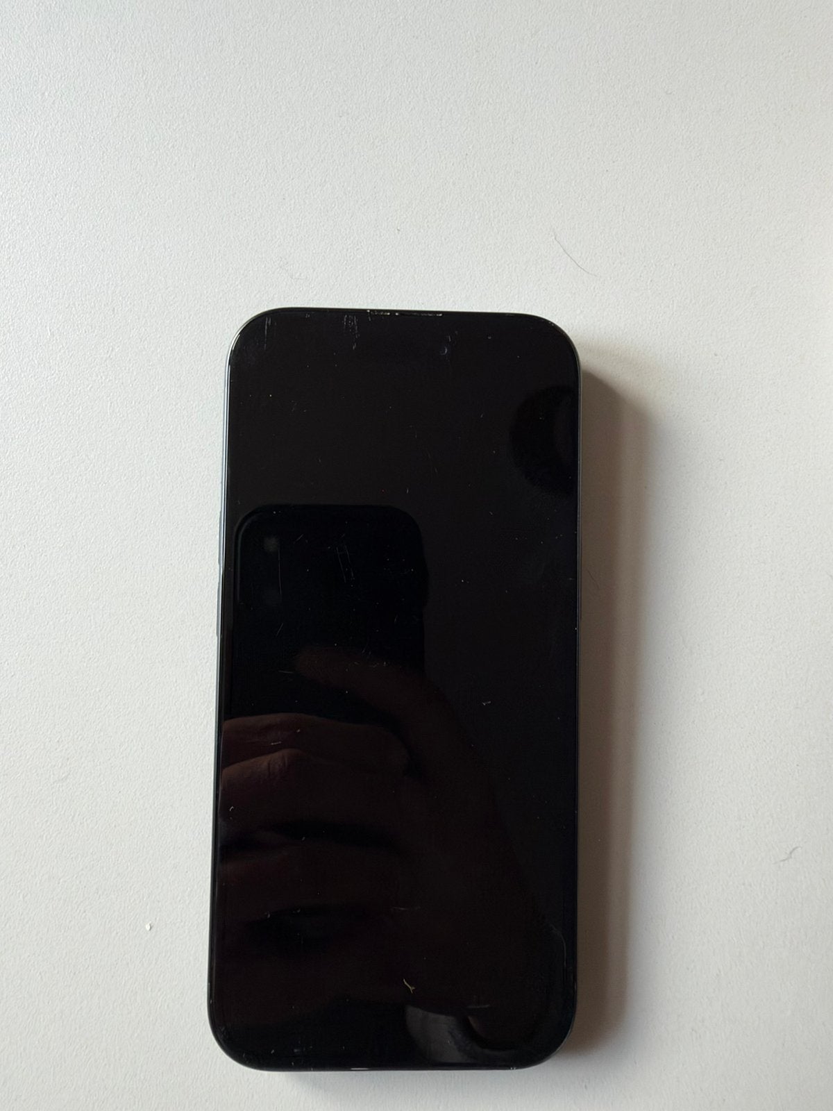 Foto 2 van iPhone 15 128GB Zwart – 2 jaar oud – Batterij 81%