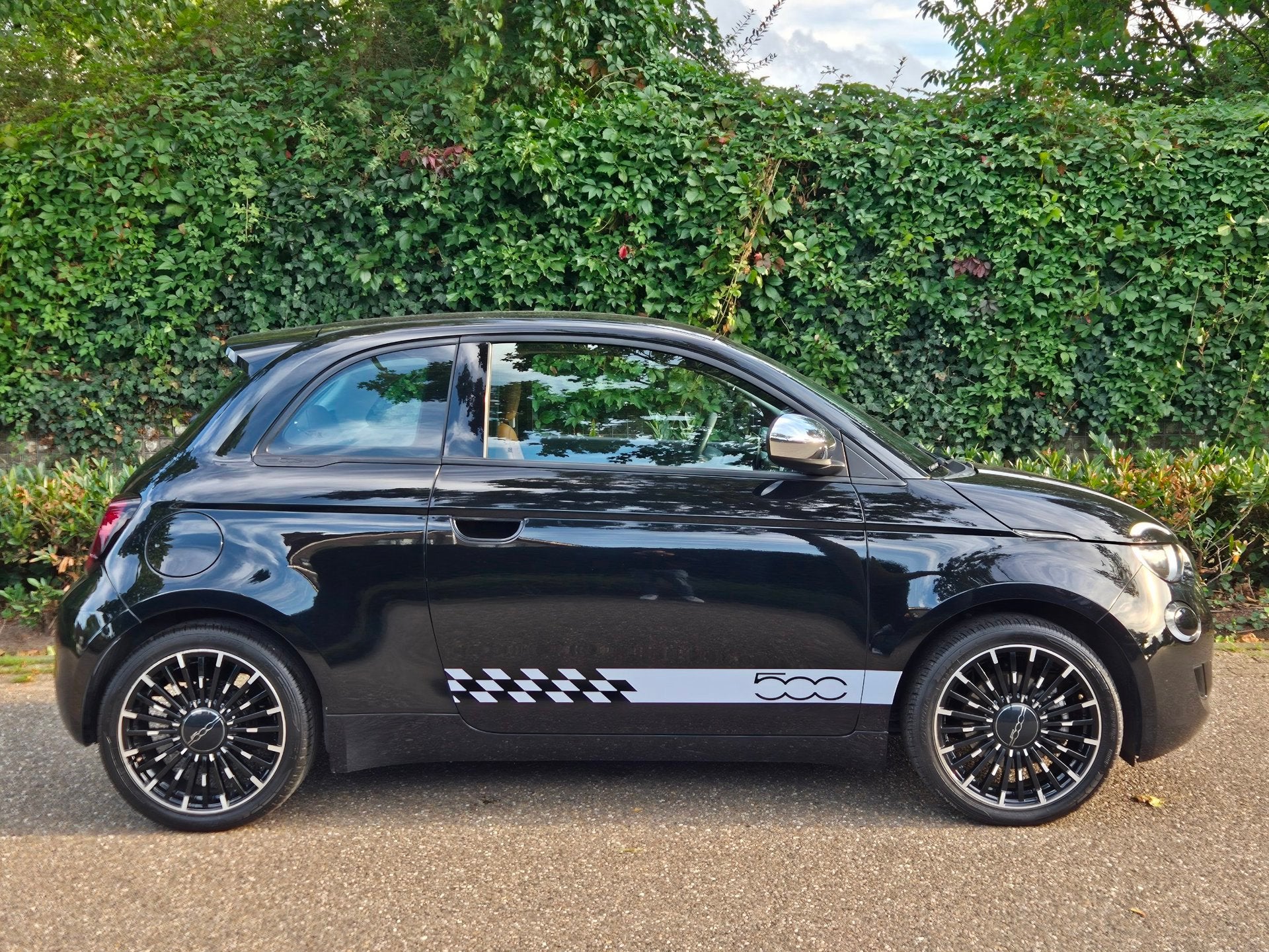 Fiat 500 42 kWh Top SoH 93% CarPlay Special Edition Amaretto, Dealer onderhouden, 118 pk, 4 stoelen, 329 km