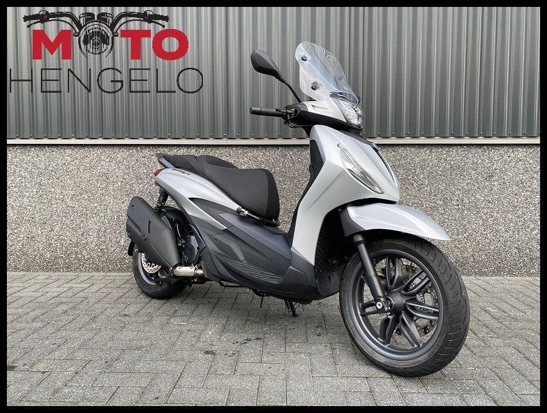 Piaggio BEVERLY 400 HPE (bj 2022), PIAGGIO VESPA B.V., Scooter, Info@piaggiogroup.com, Minervum 7272
4817 ZM  BREDA, NL