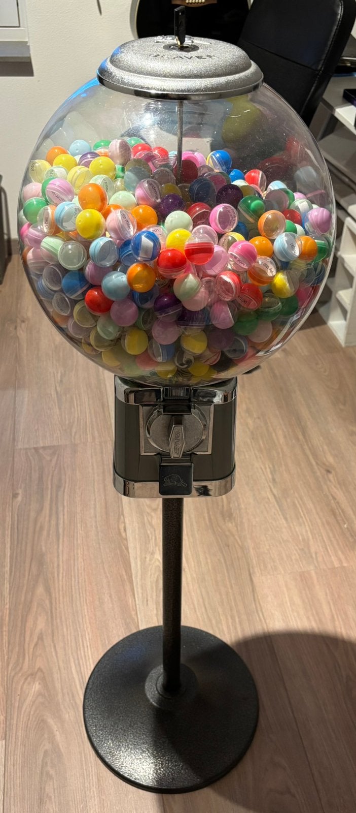 Beaver kauwgomballenautomaat met capsules, Ophalen, Zo goed als nieuw