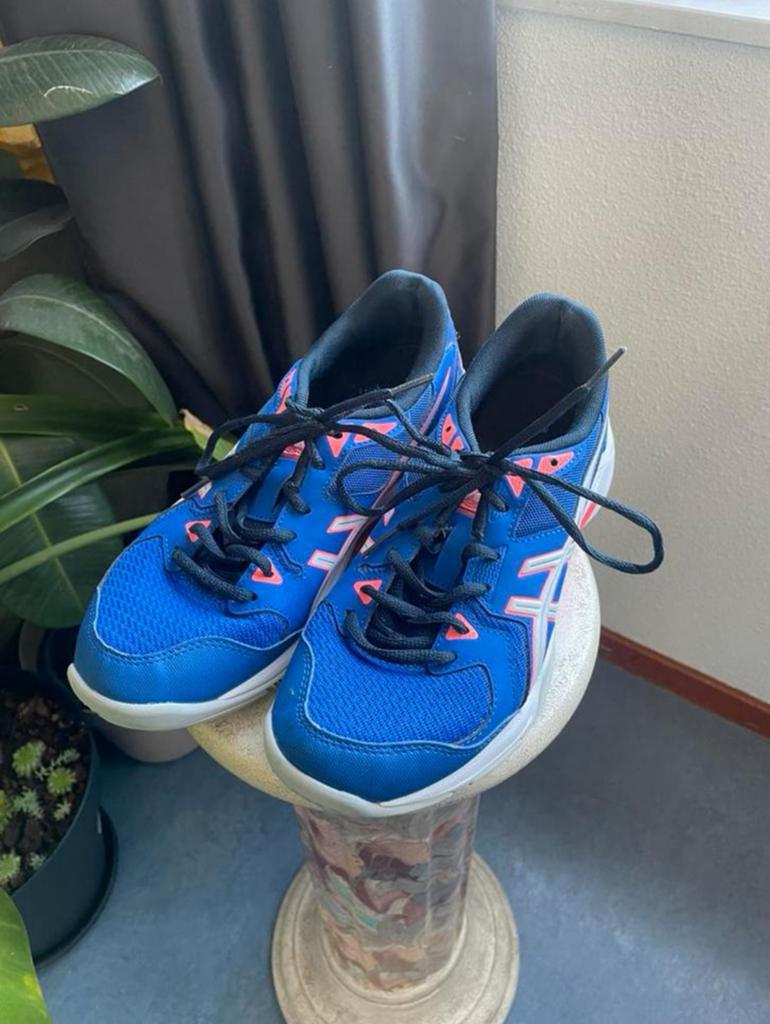 Asics maat 40.5, Ophalen of Verzenden, Zo goed als nieuw, Blauw, Overige typen