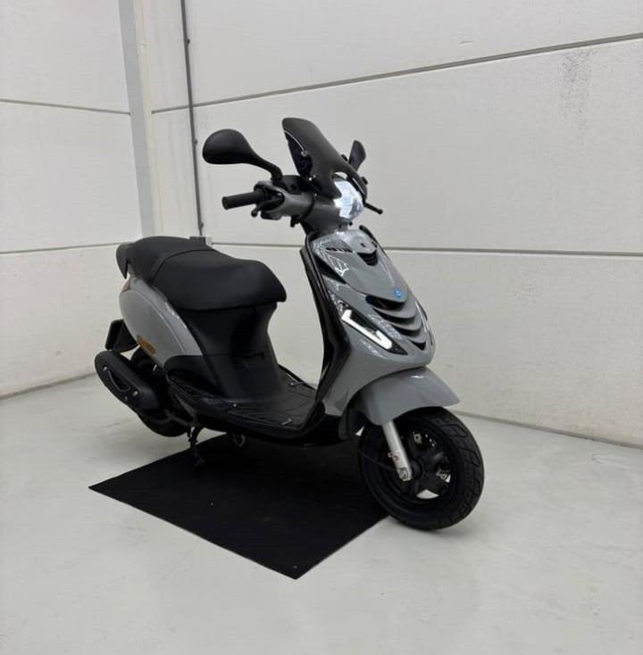 Piaggio Zip IGET 50cc Nardo Grey | Full Option | Garantie ✅, Fietsen en Brommers, Overige modellen, Maximaal 45 km/u, N.V.T., Zo goed als nieuw