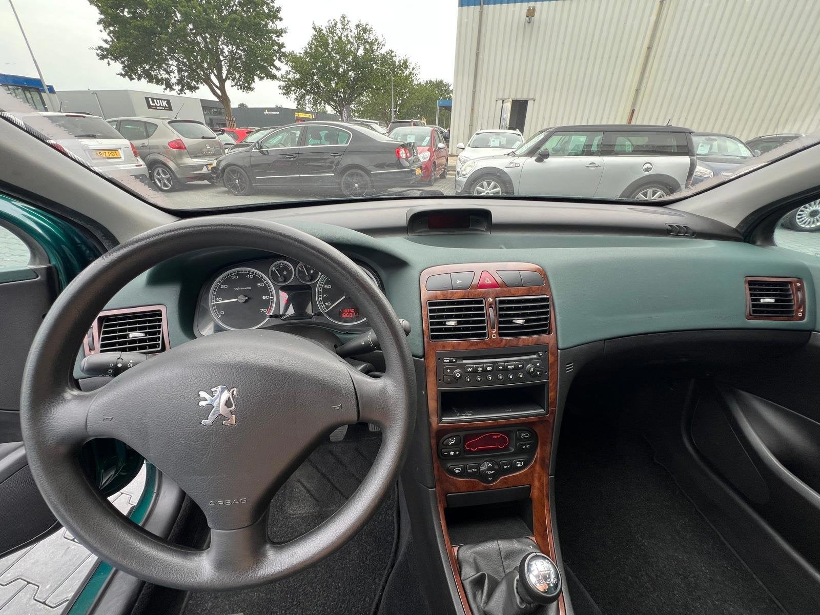Peugeot 307 1.6-16V XT 5DRS TREKHAAK APK-2027, Voorwielaandrijving, Gebruikt, 4 cilinders, 610 kg