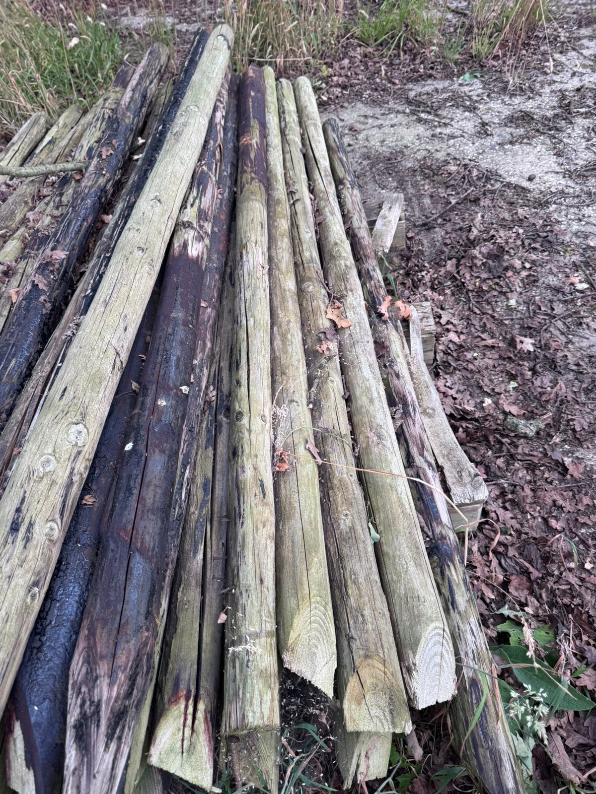 Omheinings palen gecreosoteerde 200 cm bij 6/7 dik 200 stuks, Ophalen, Zo goed als nieuw, Minder dan 180 cm, Palen