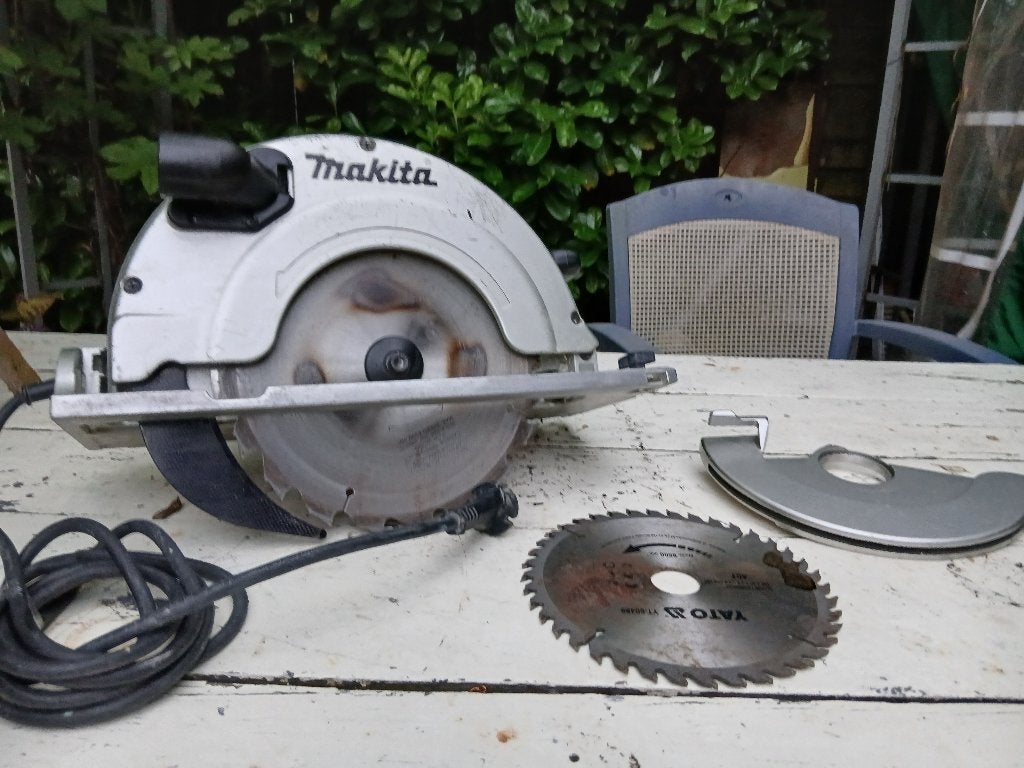 Makita handcirkelzaag, Doe-het-zelf en Verbouw, Gereedschap | Zaagmachines, Cirkelzaag, 70 mm of meer, Ophalen of Verzenden, Zo goed als nieuw