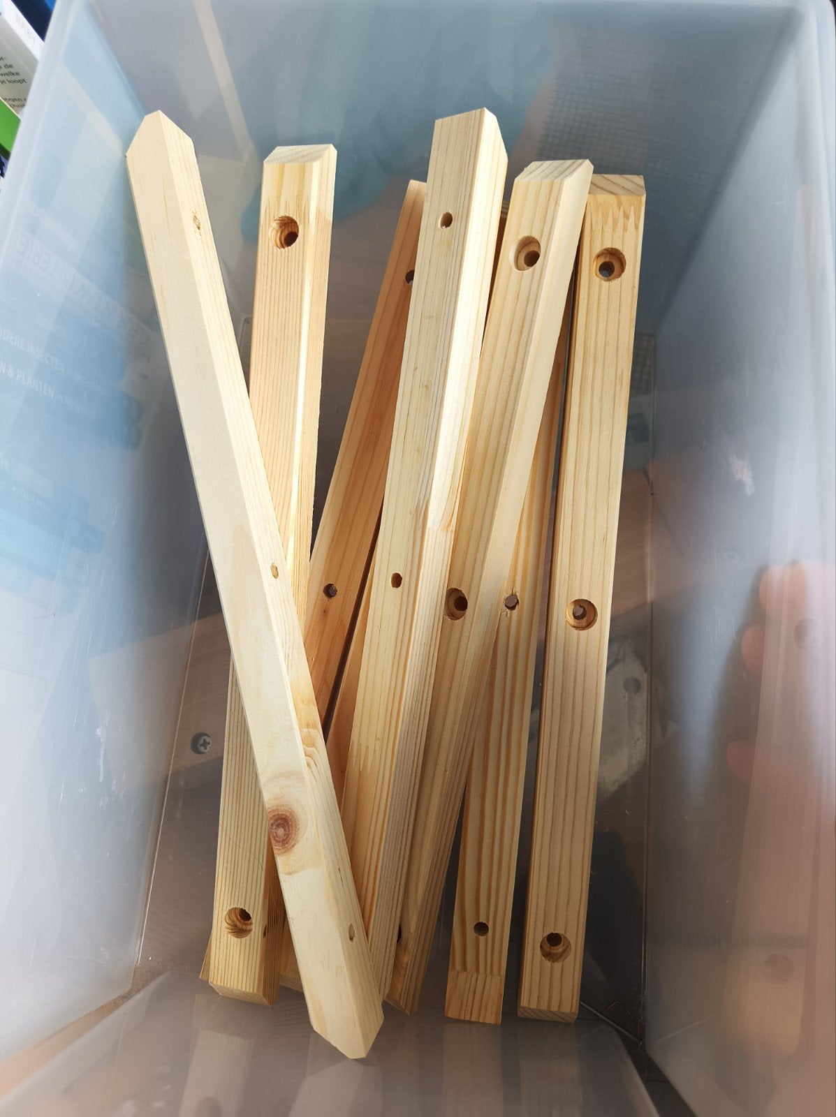 7 houten plankjes met gaten, Doe-het-zelf en Verbouw, Hout en Planken, Minder dan 25 mm, Grenen, Nieuw, Ophalen of Verzenden