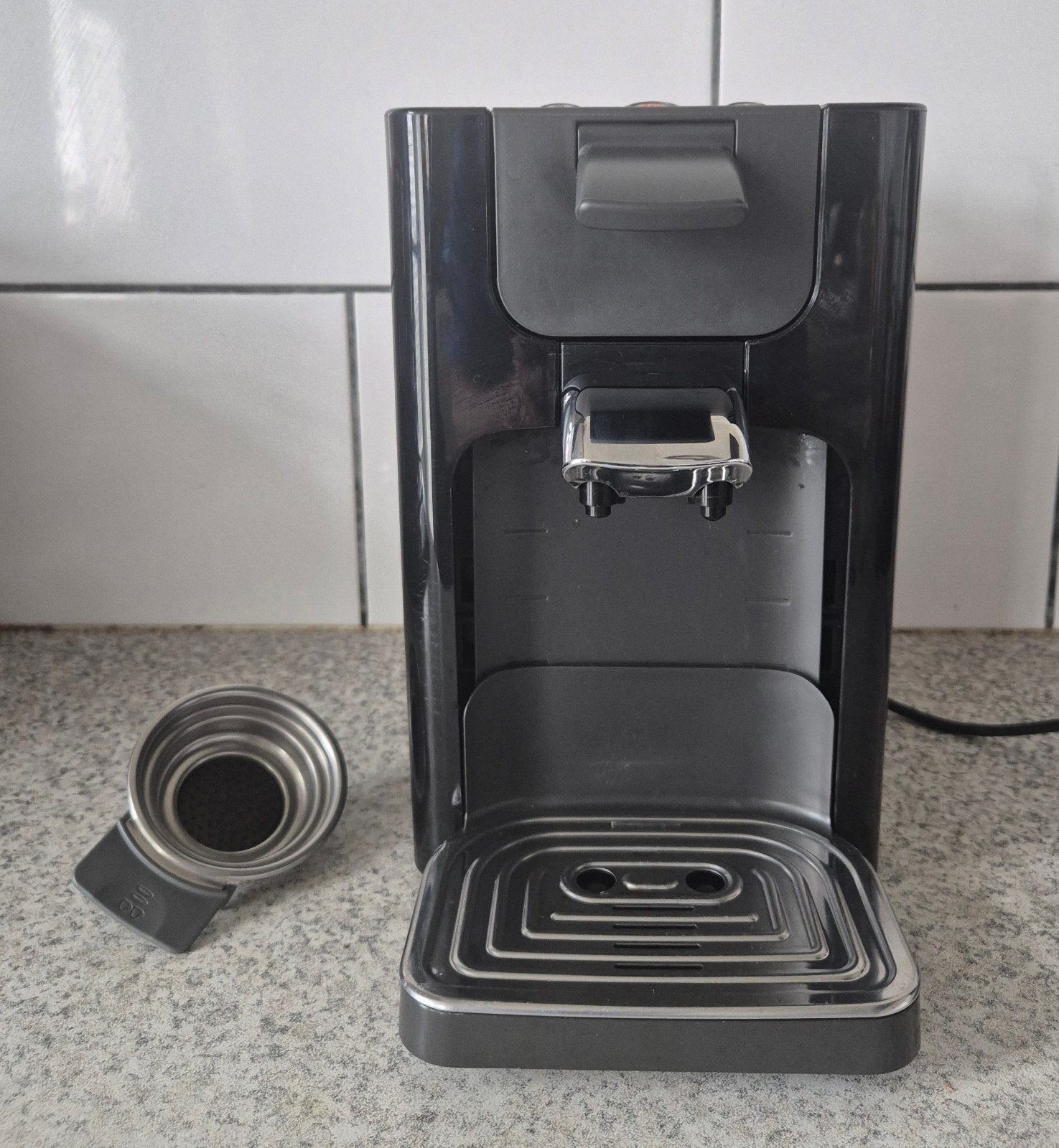 Senseo Apparaat Quadrante 

goed werkende Senseo Apparaat

-, Koffiemachine, Ophalen of Verzenden, Zo goed als nieuw, Koffiepads en cups