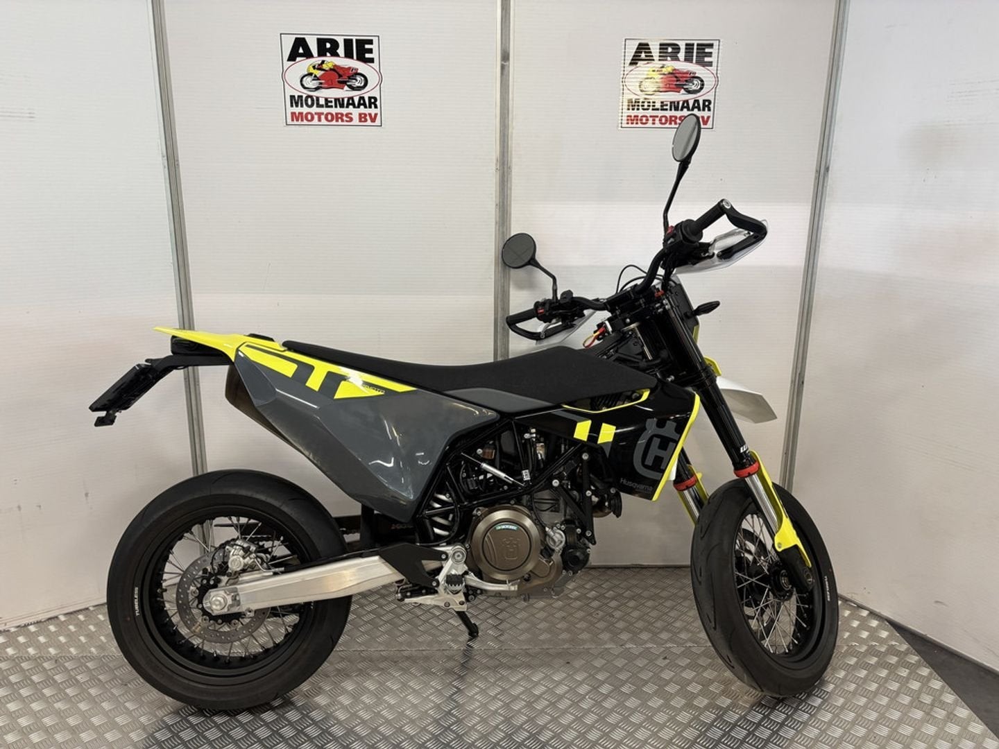 Husqvarna 701 SUPERMOTO (bj 2023), 693 cc, Motorrijbewijs A, Bedrijf, Onbekend