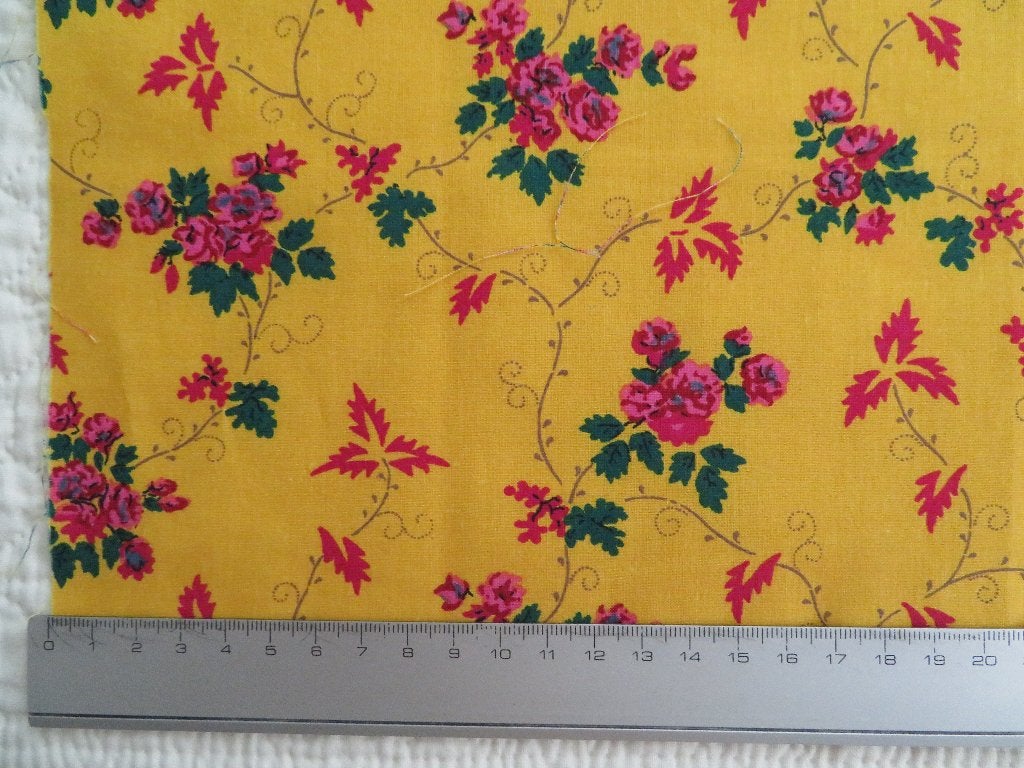 Mooie diepgele quiltstof, Geel, Ophalen of Verzenden, Zo goed als nieuw, 30 tot 120 cm