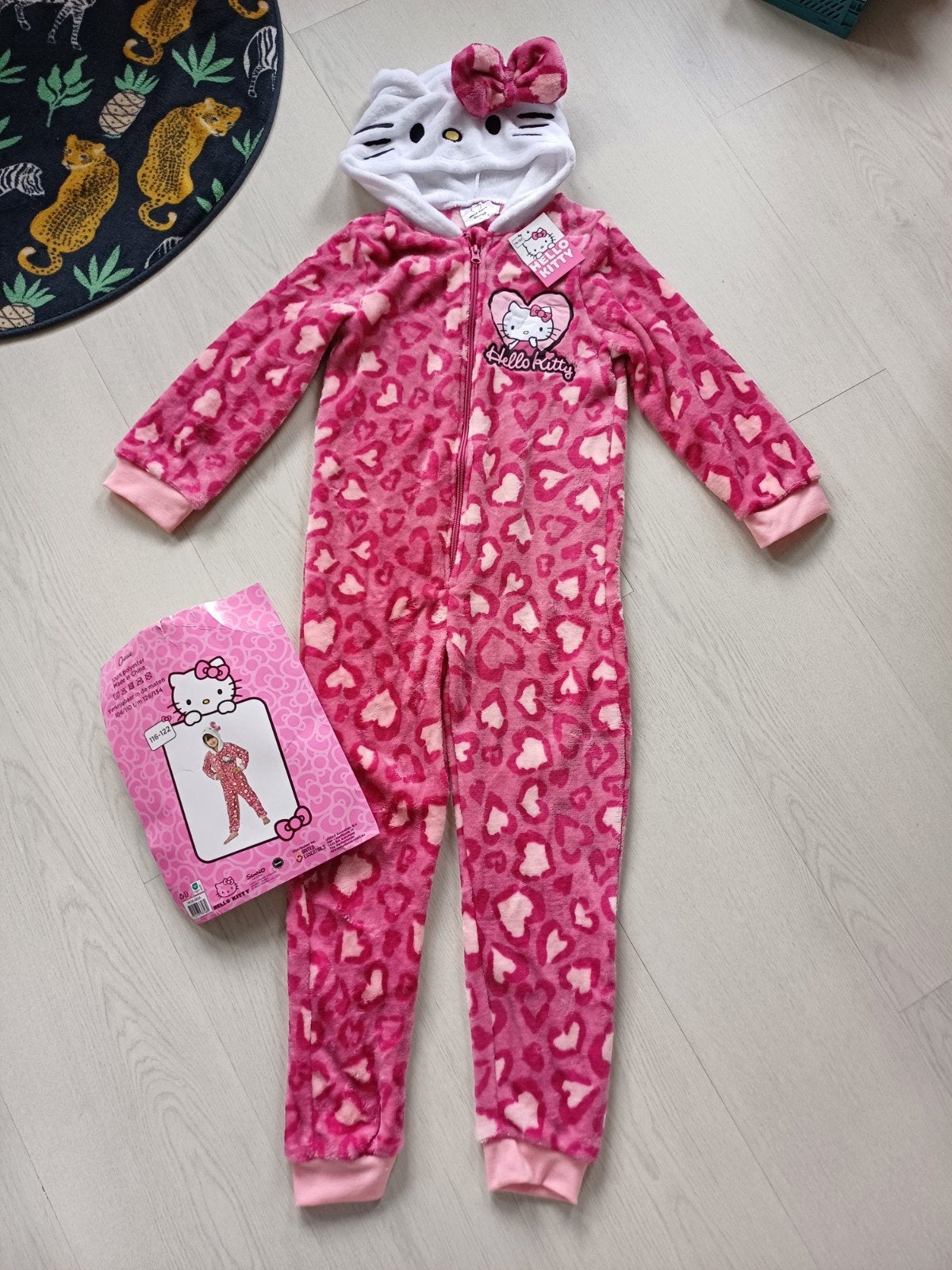 Hello Kitty onesie maat 116/122, Kinderen en Baby's, Kinderkleding | Maat 116, Nacht- of Onderkleding, Nieuw, Hello Kitty, Verzenden