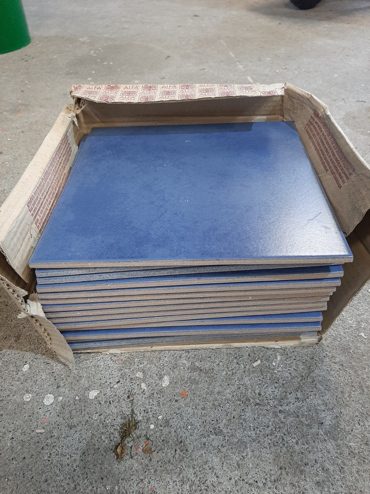 15x Blauwe keramische tegel 25x25cm, Doe-het-zelf en Verbouw, Platen en Panelen, Ophalen