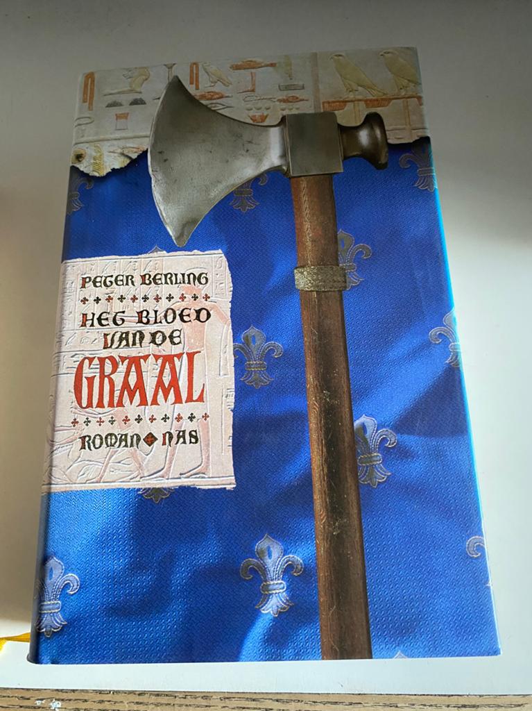 Het Bloed van de Graal, Peter Berling, hardcover nieuwstaat, Boeken, Fantasy, Zo goed als nieuw, Ophalen of Verzenden
