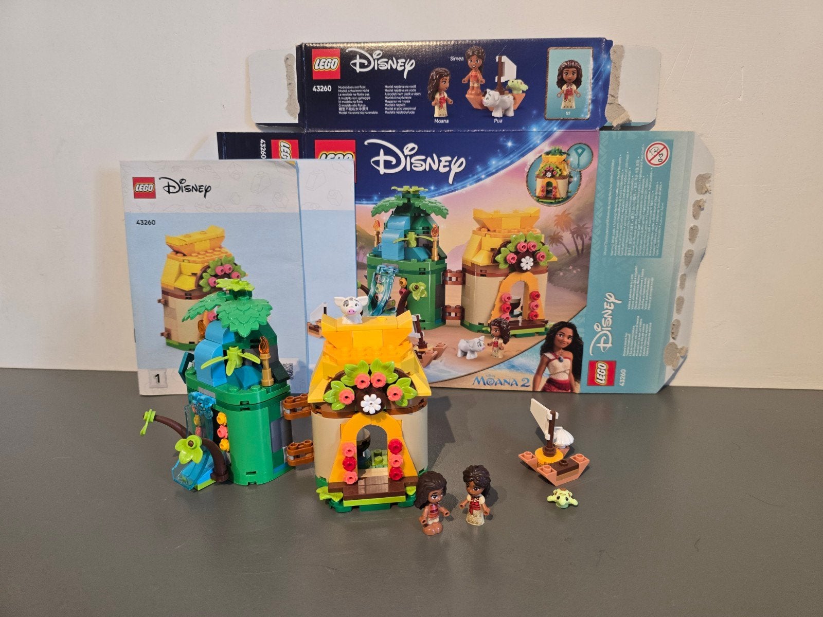 LEGO Disney Moana 2 - Moana's Zeilboot en Huisje (43260), Ophalen of Verzenden, Zo goed als nieuw