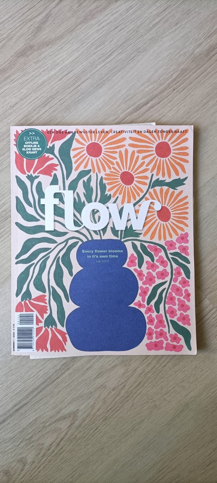 Flow nr. 1 van 2022 - Every flower blooms in it's o, Boeken, Ophalen of Verzenden, Zo goed als nieuw, Lichaam en Geest