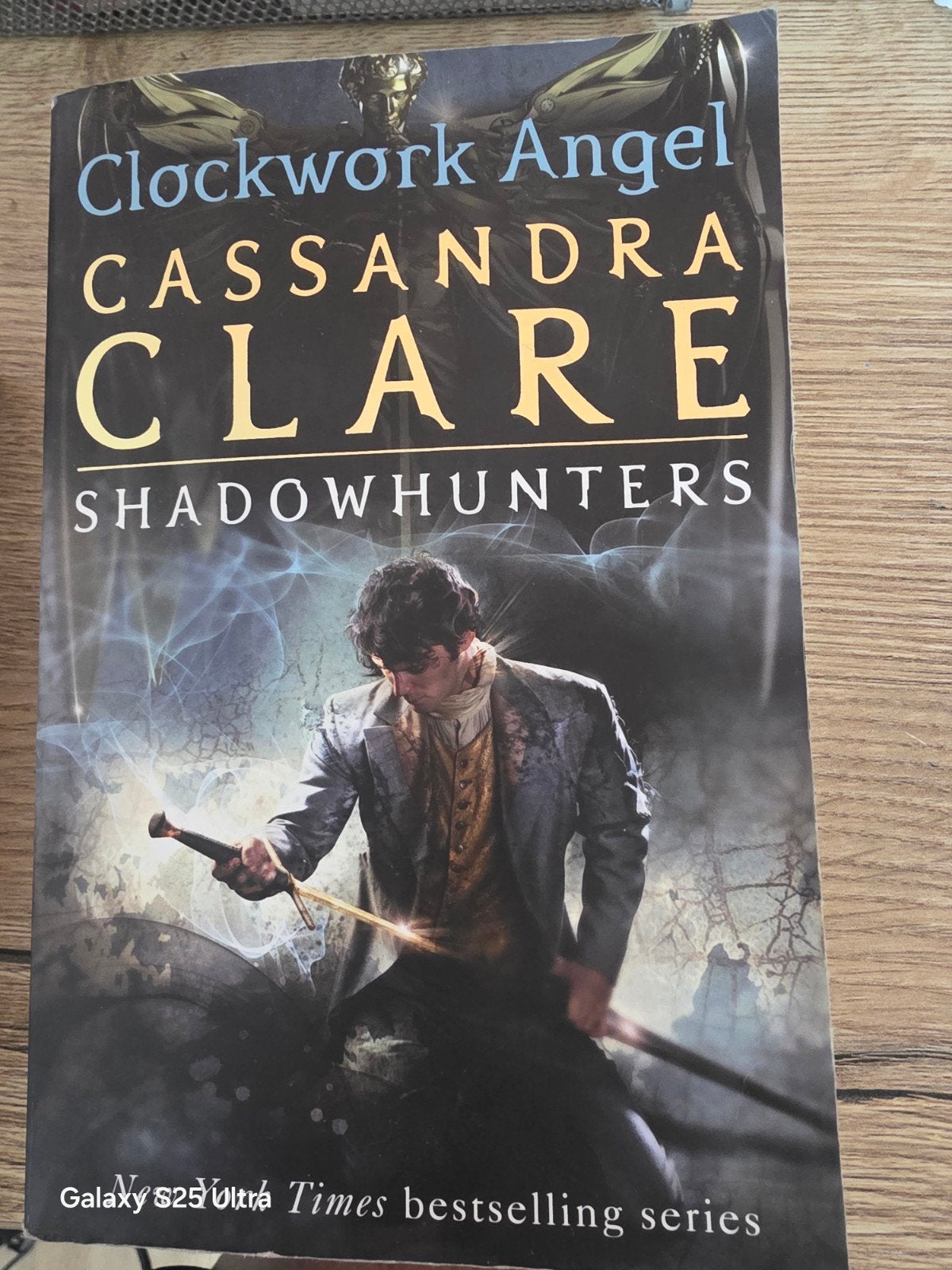 Clockwork Angel - Cassandra Clare (Shadowhunters), Ophalen of Verzenden, Gelezen, Cassandra Clare