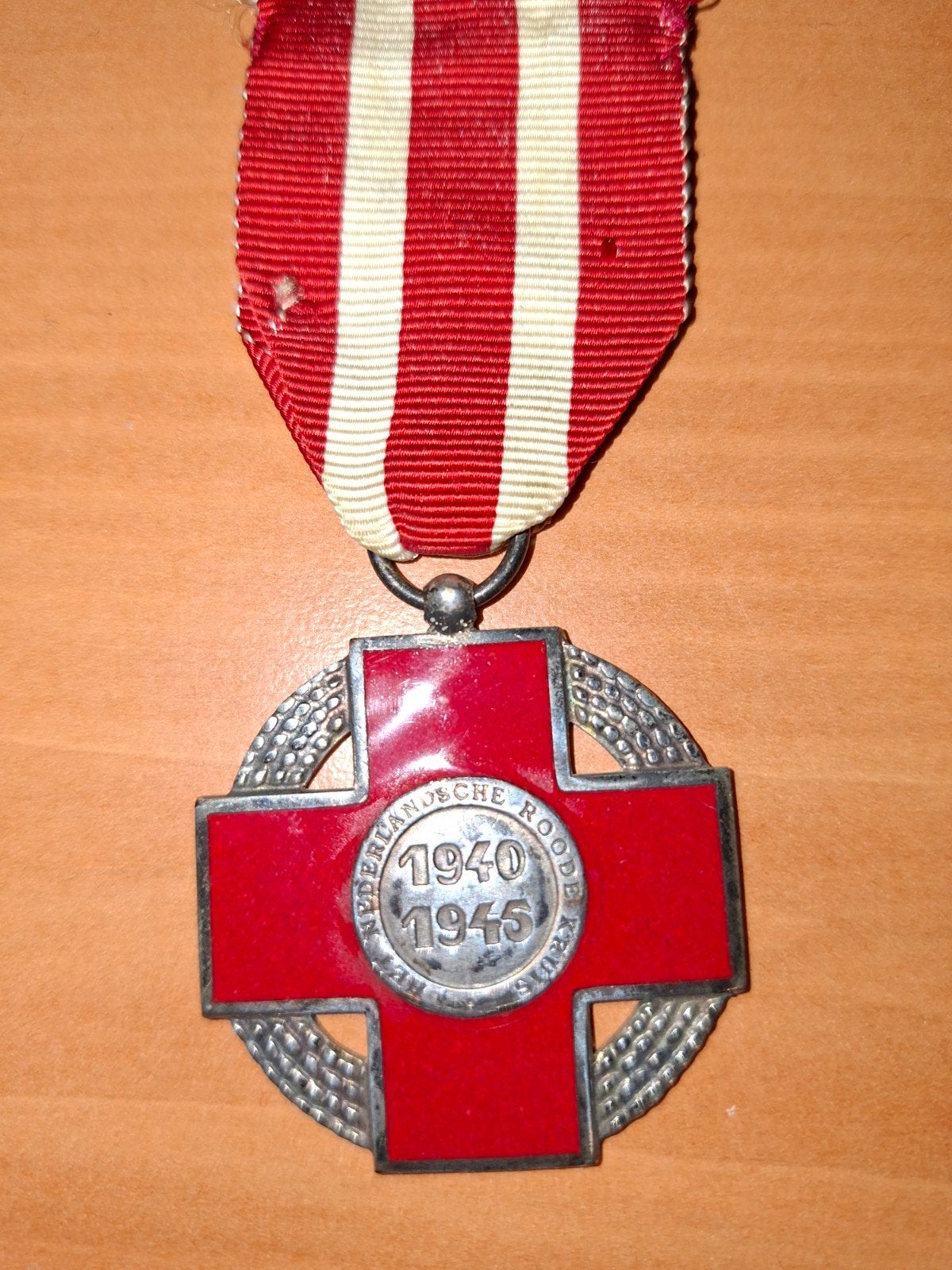 rode kruis medaille 1940-1945, Ophalen of Verzenden, Landmacht, Nederland, Lintje, Medaille of Wings