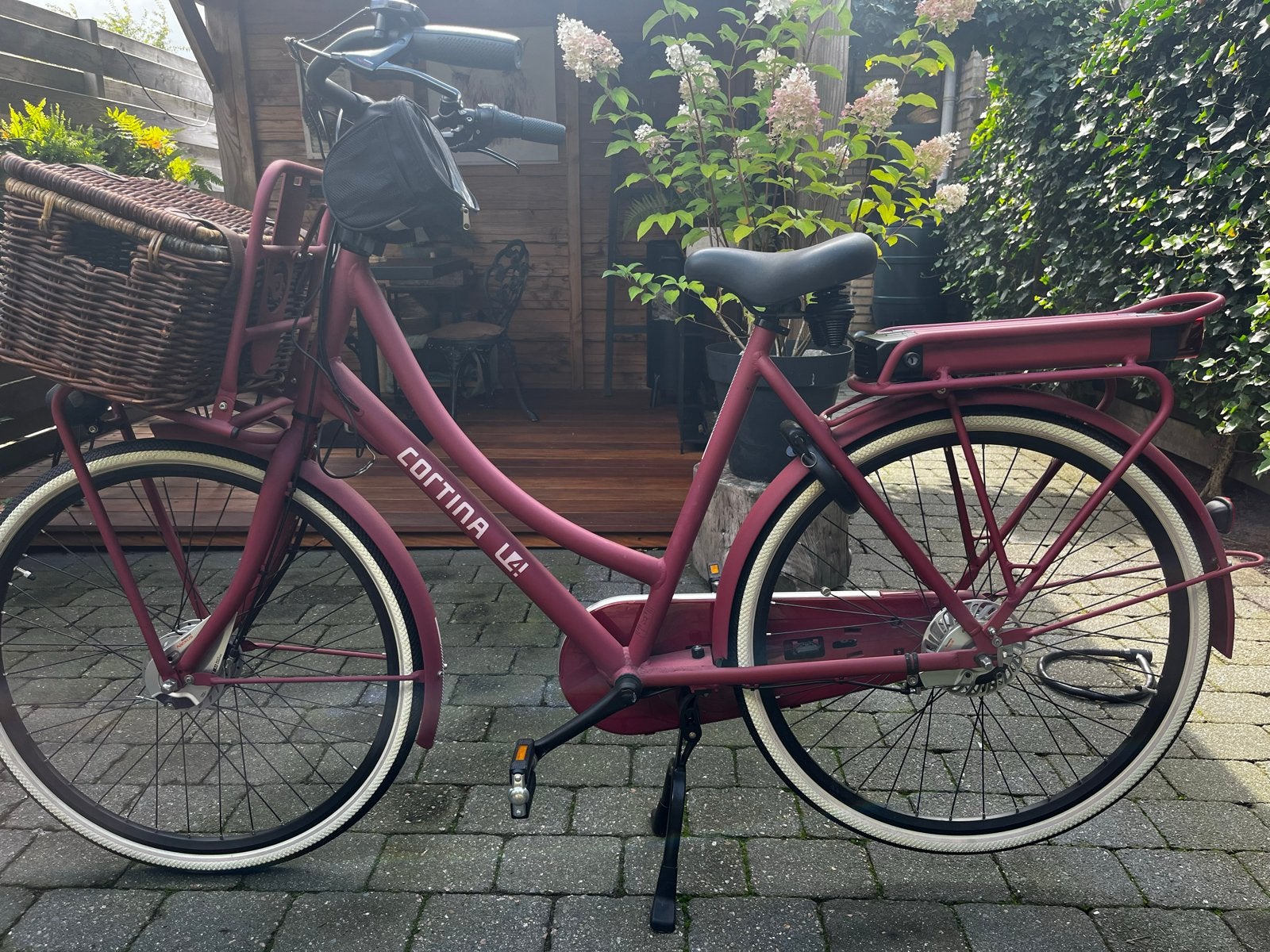 Cortina E-U4 D57 Raspberry Matt E-bike - Nieuw, Fietsen en Brommers, Elektrische fietsen, Ophalen, Nieuw, Cortina, 55 tot 59 cm
