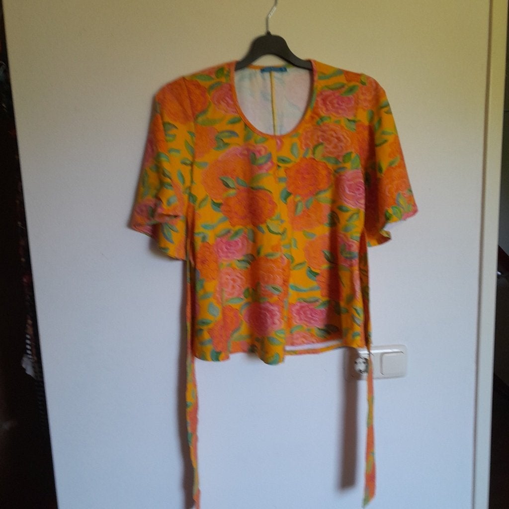 lien en giel top blouse oranje M, strikceintuur, wijde mouw, Maat 38/40 (M), Ophalen of Verzenden, Zo goed als nieuw, Korte mouw